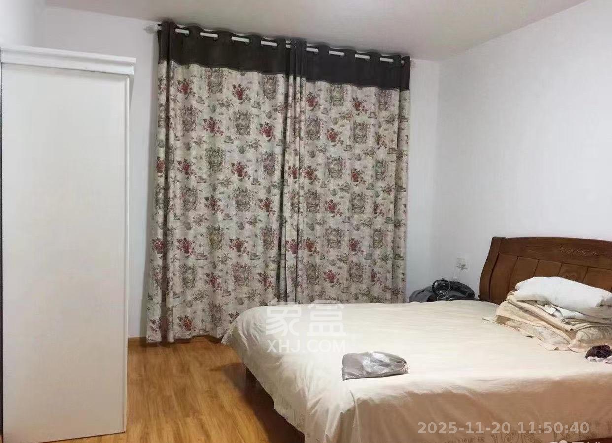 中南红领邦(红星嘉和苑) 4室2厅1卫 2600.0元/月 中南红领邦(红星嘉和苑) 4室2厅1卫 2600.0元/月室内图