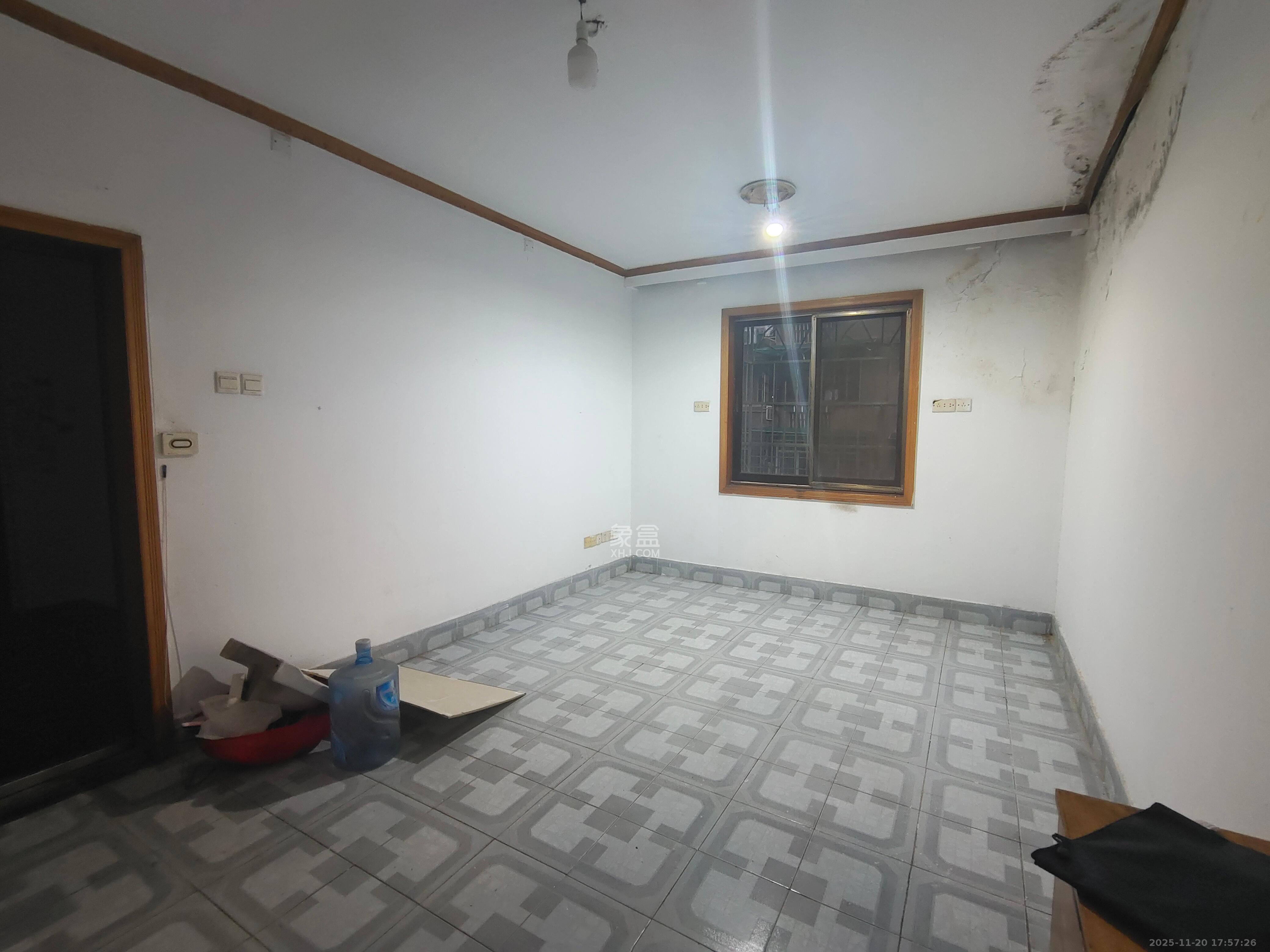 赤岗小区(一二三片) 3室1厅1卫 1600.0元/月 赤岗小区(一二三片) 3室1厅1卫 1600.0元/月室内图