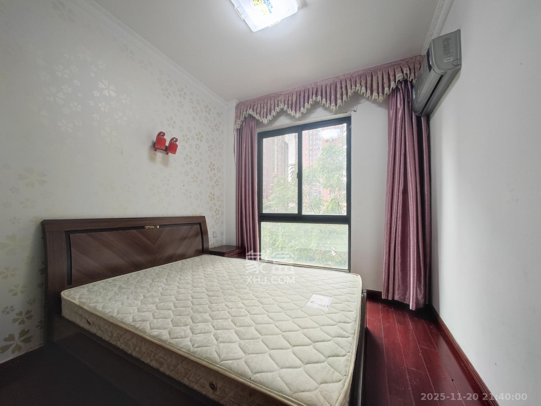 水岸天际(一期、二期) 2室2厅1卫 75.0万 水岸天际(一期、二期) 2室2厅1卫 75.0万卧室