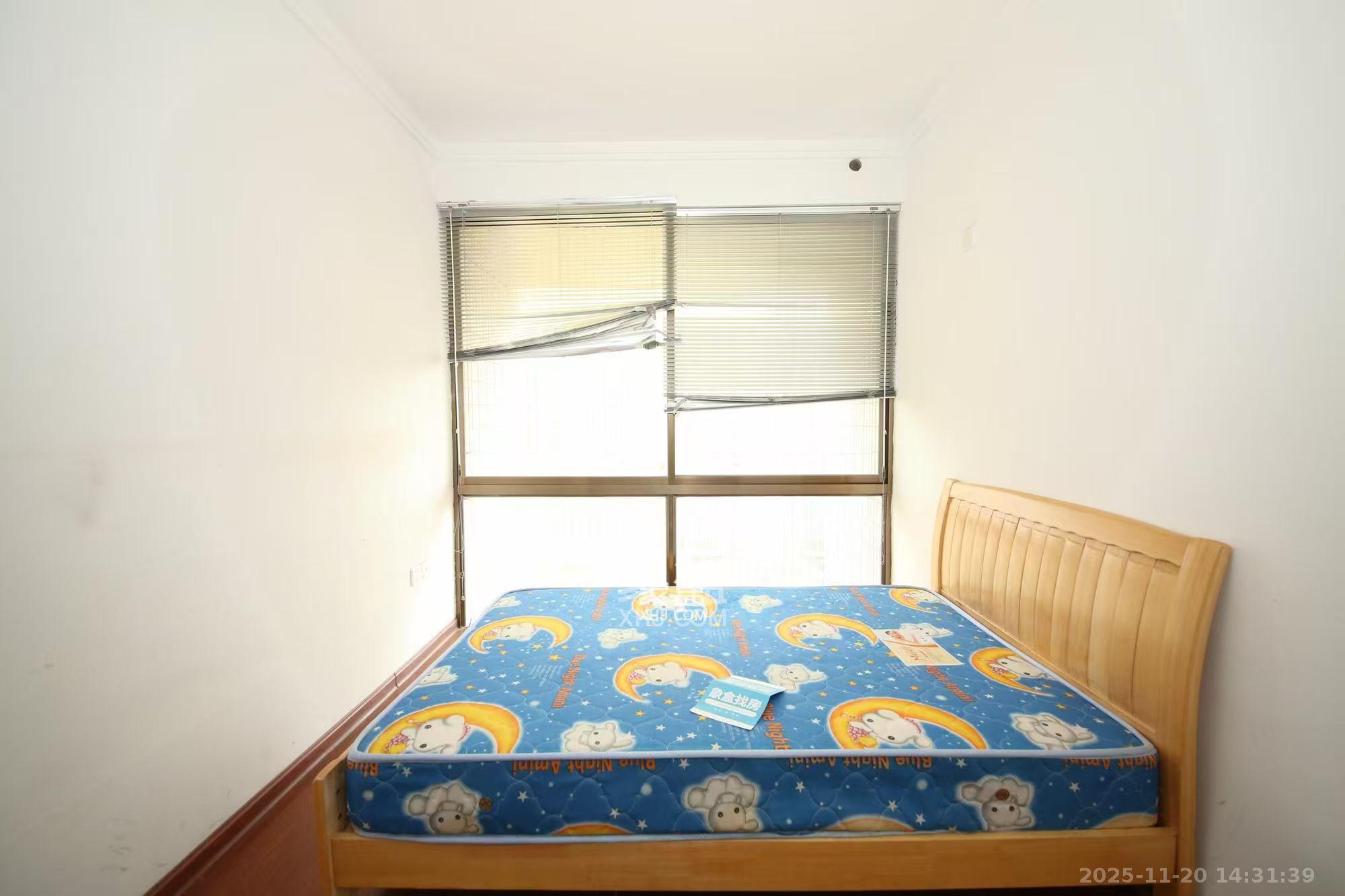 岳泰理想城 4室2厅1卫 3300.0元/月 岳泰理想城 4室2厅1卫 3300.0元/月室内图