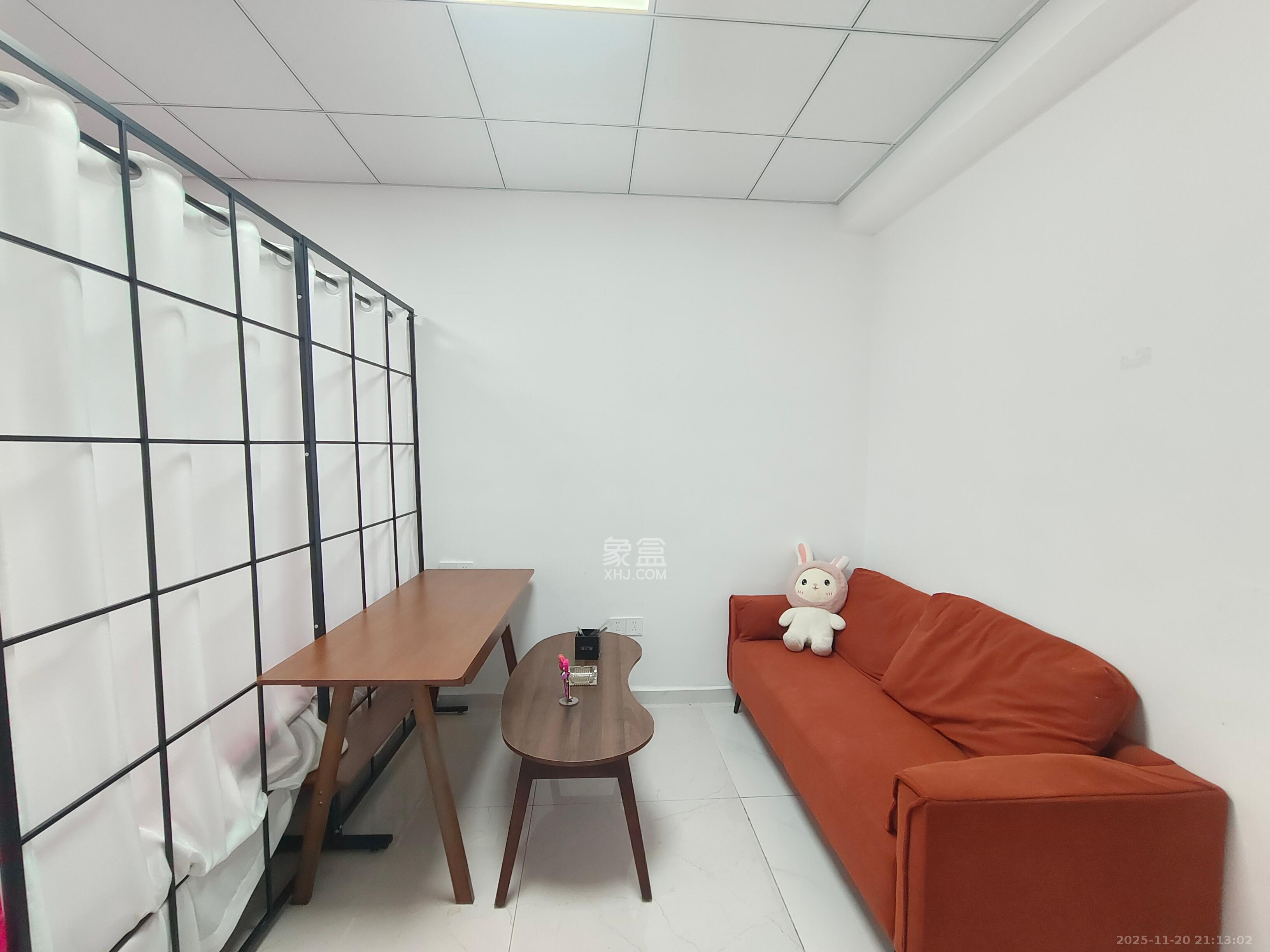 融圣国际  1室1厅1卫    1800.0元/月室内图1