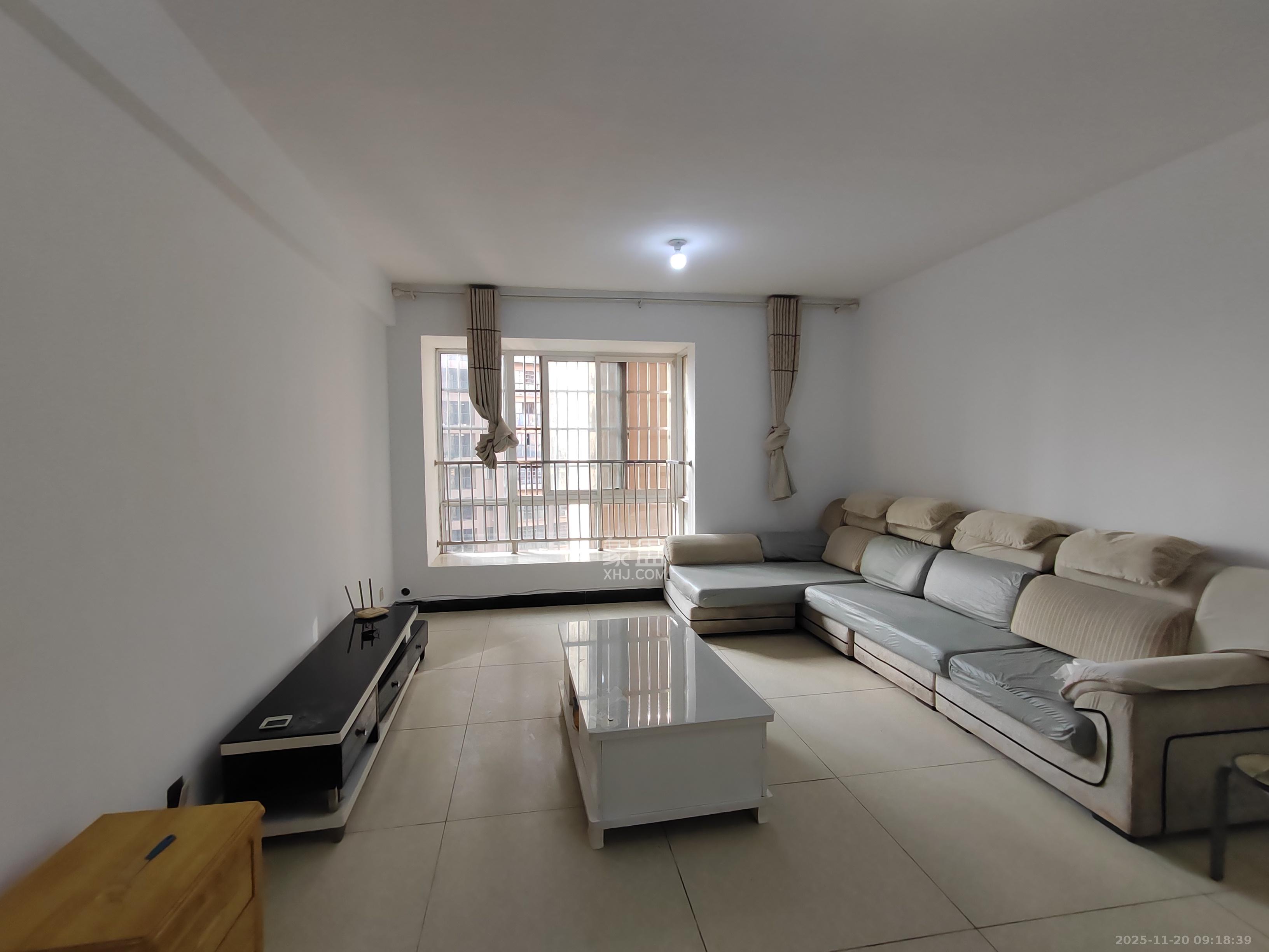 爵士湘 3室2厅1卫 1700.0元/月 爵士湘 3室2厅1卫 1700.0元/月室内图