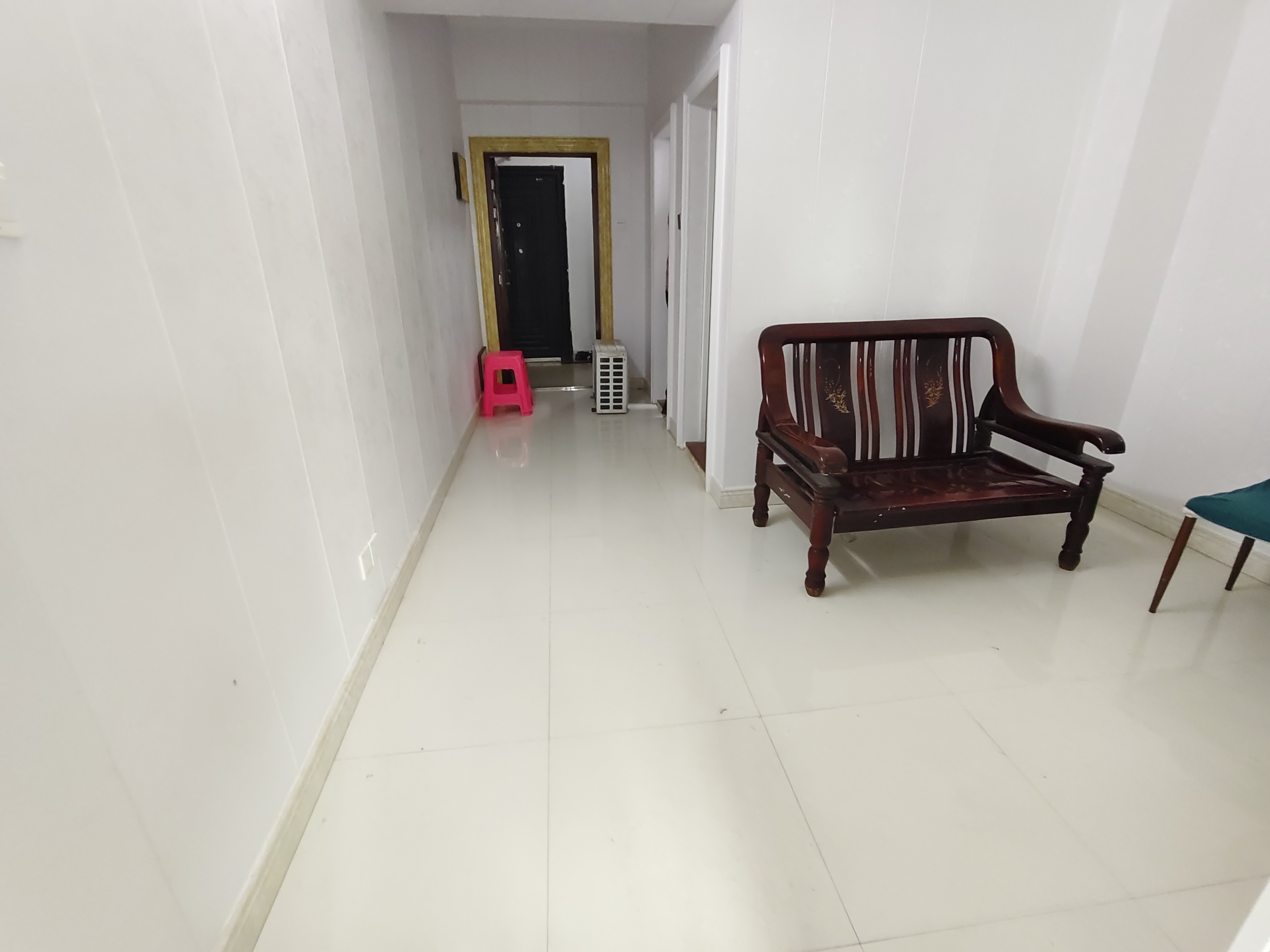 琼山华侨大厦 1室1厅1卫 1000.0元/月 琼山华侨大厦 1室1厅1卫 1000.0元/月室内图