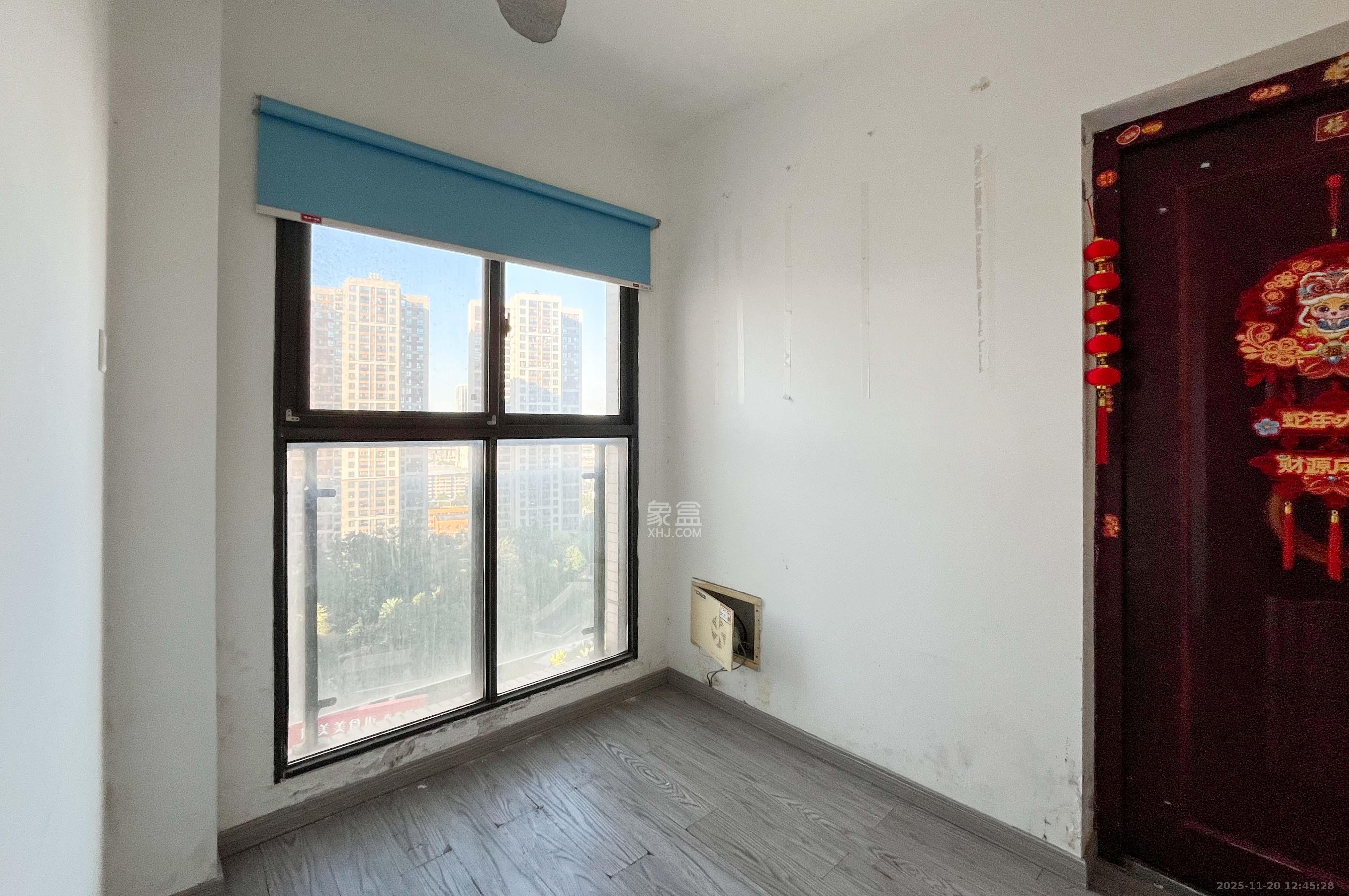 达美D6区  4室2厅1卫    120.0万其他