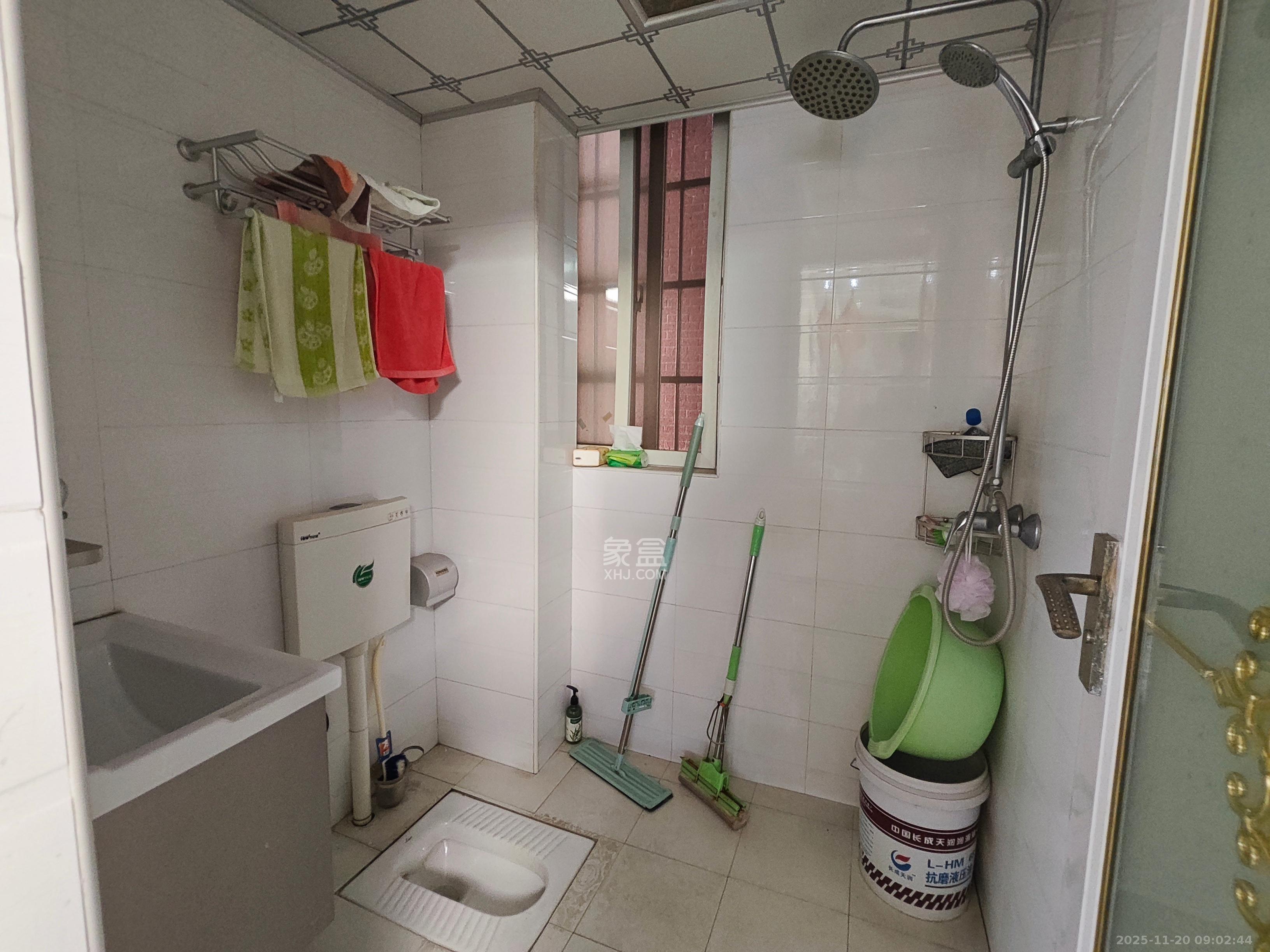 弘欣公寓 2室2厅1卫 1500.0元/月 弘欣公寓 2室2厅1卫 1500.0元/月室内图