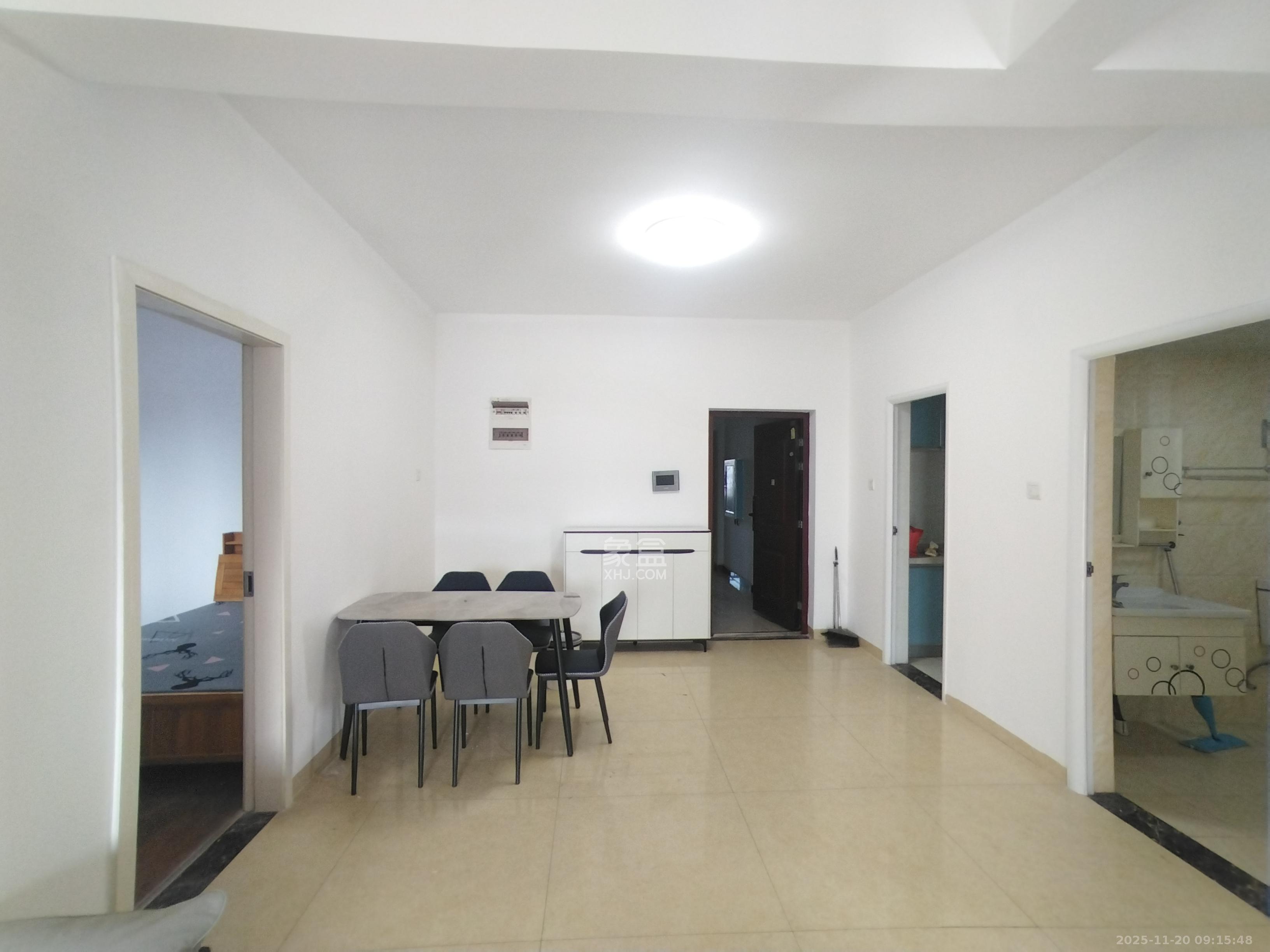 世茂铂翠湾二期 3室2厅1卫 3200.0元/月 世茂铂翠湾二期 3室2厅1卫 3200.0元/月室内图