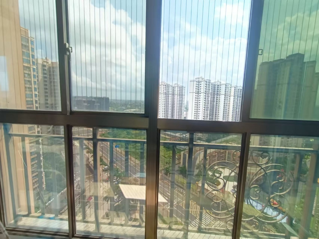 天鹅湾  3室2厅2卫    3300.0元/月室内图