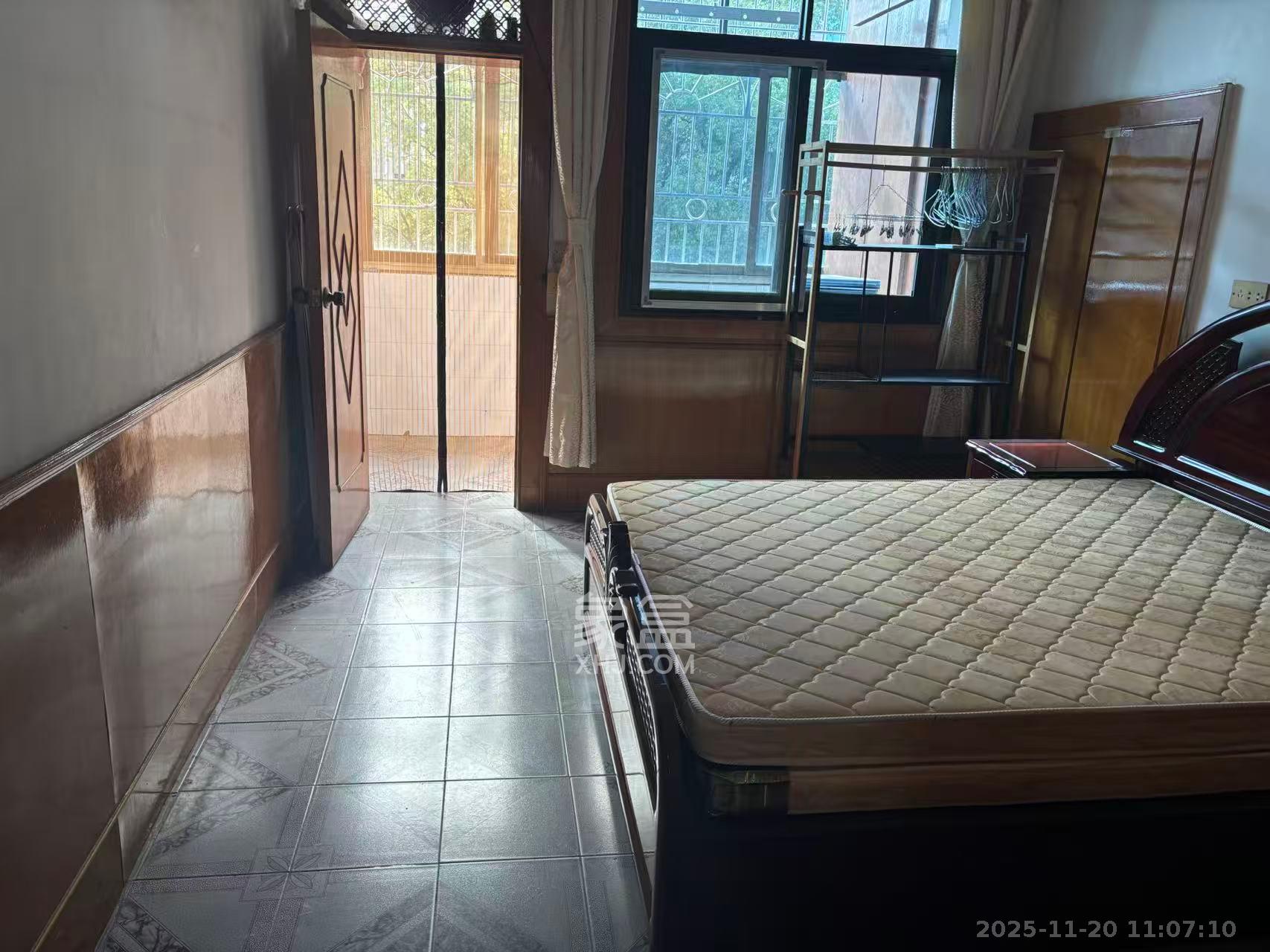 省公路局宿舍  3室1厅1卫    1800.0元/月室内图