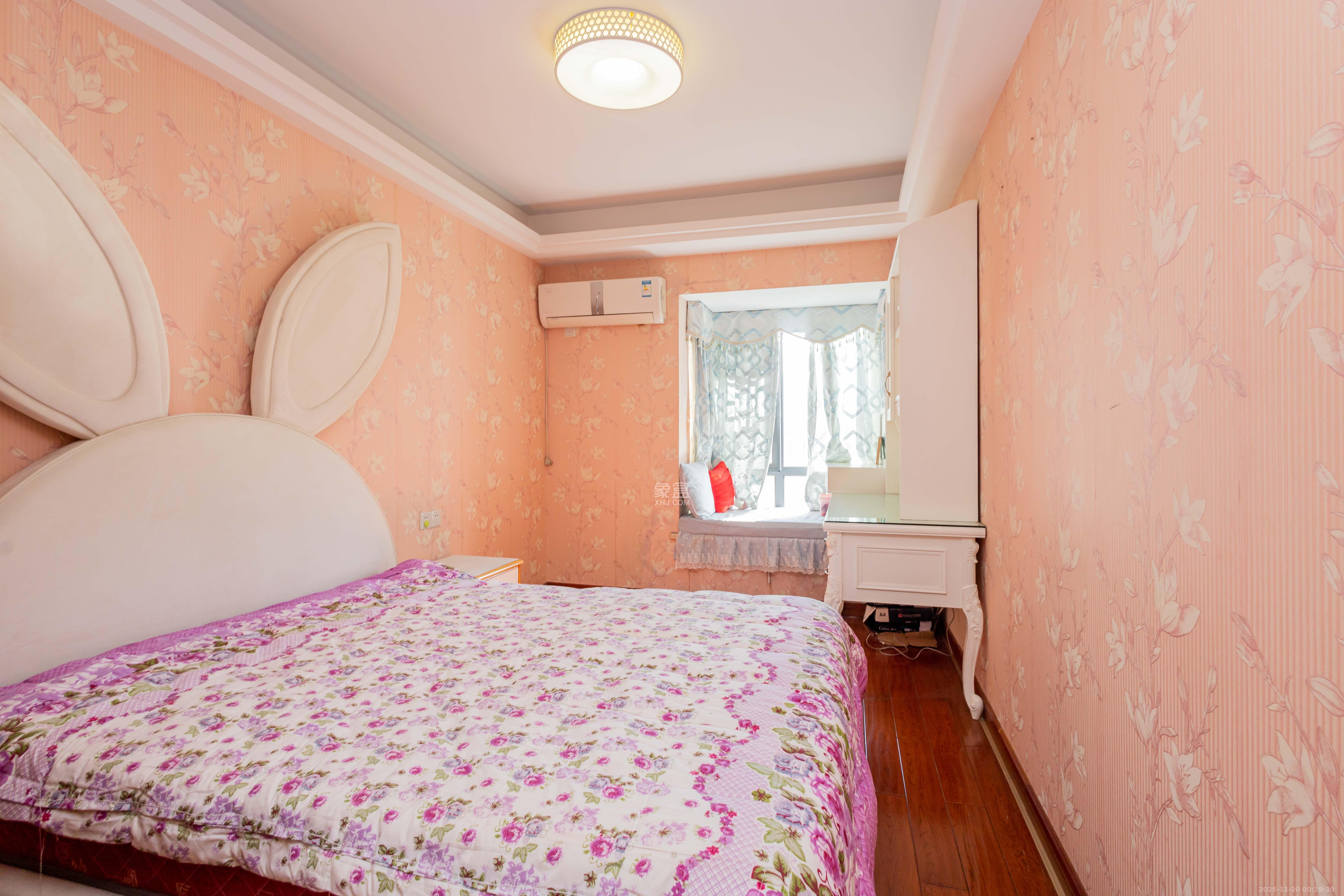 中国铁建国际城一期  4室2厅2卫    90.8万卧室