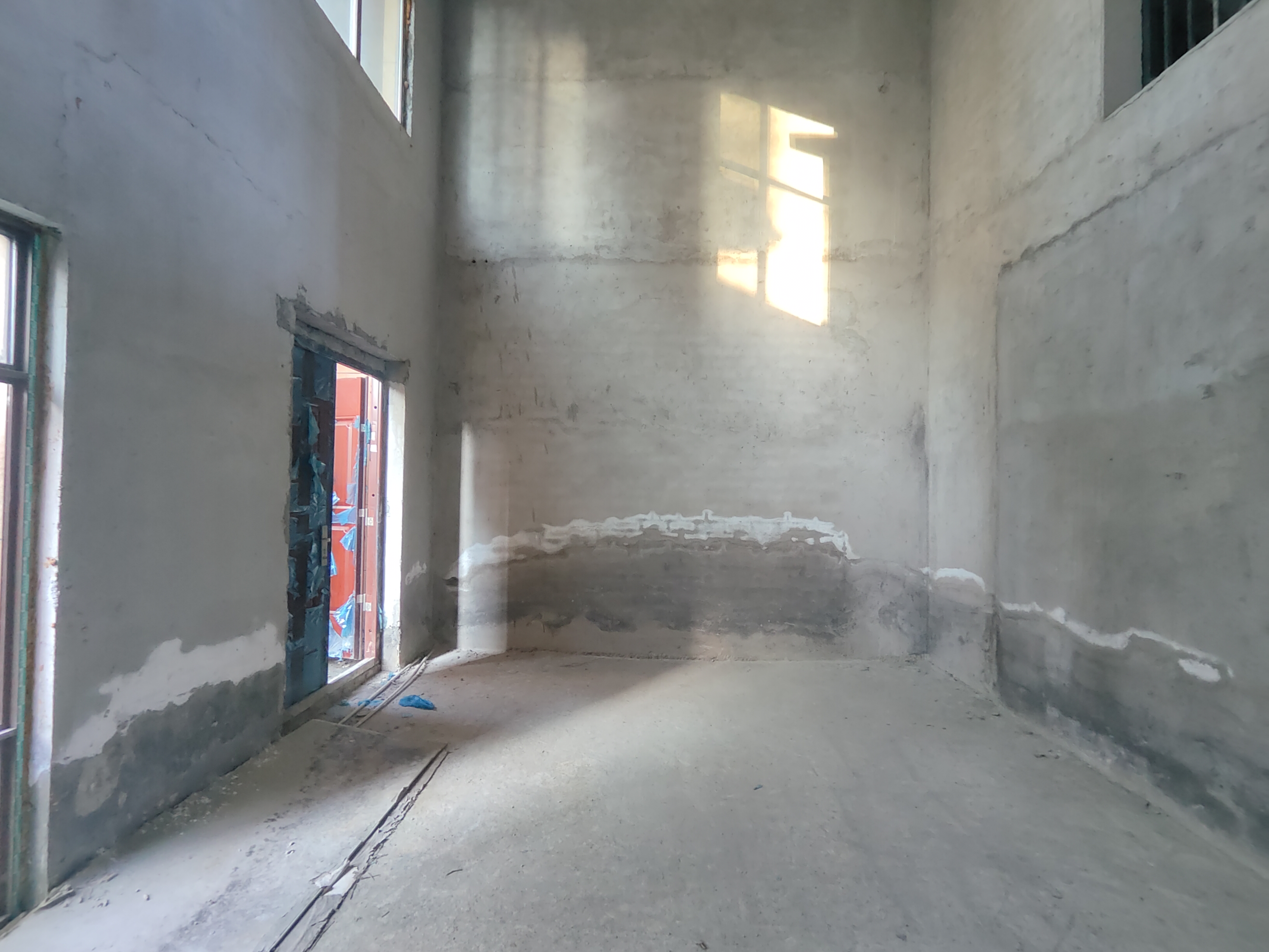 中天鹭鸶湾一期 6室2厅3卫 265.0万 中天鹭鸶湾一期 6室2厅3卫 265.0万客厅