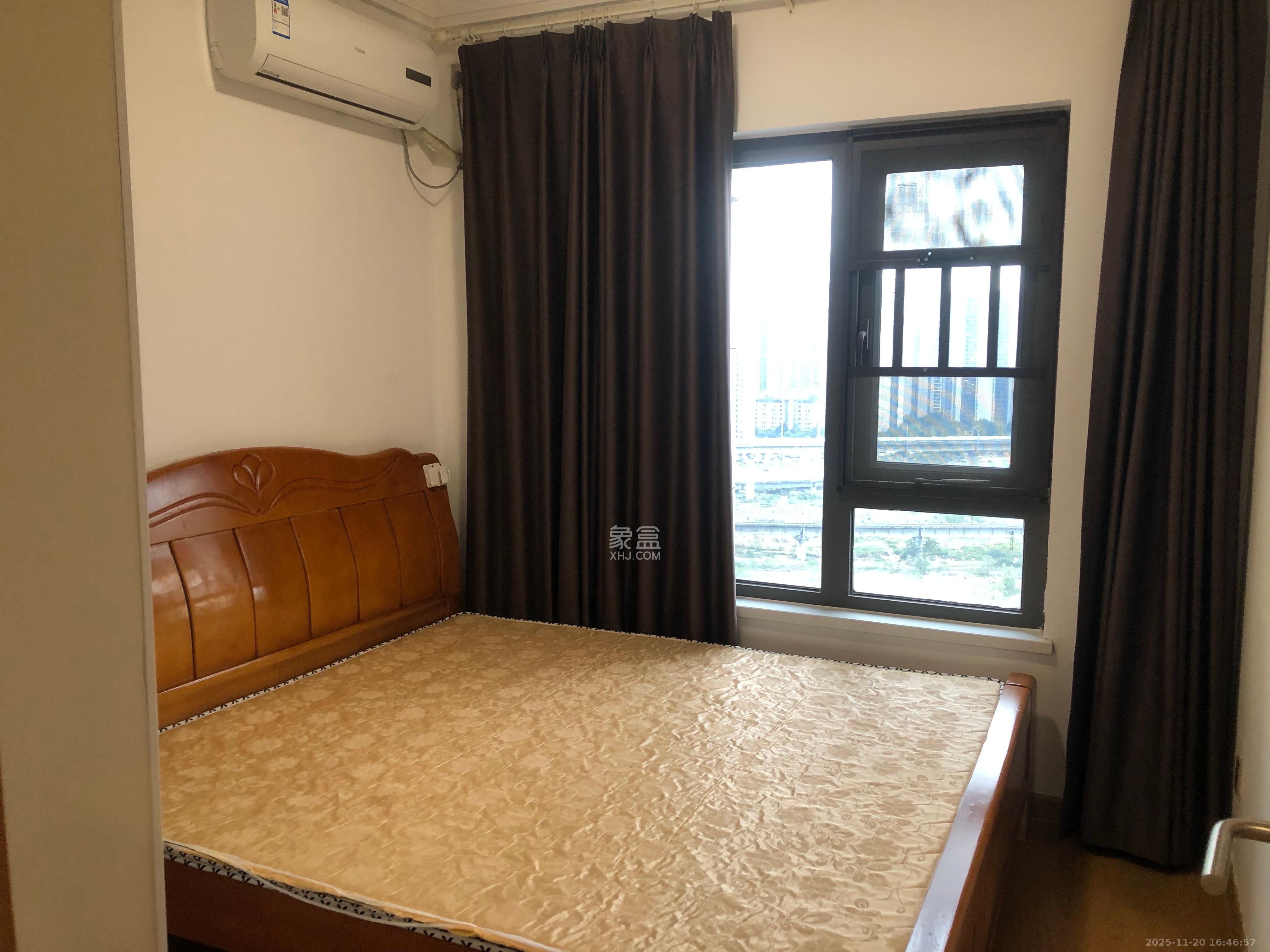 阳光城尚东湾蓝莓苑  3室2厅1卫    2200.0元/月室内图