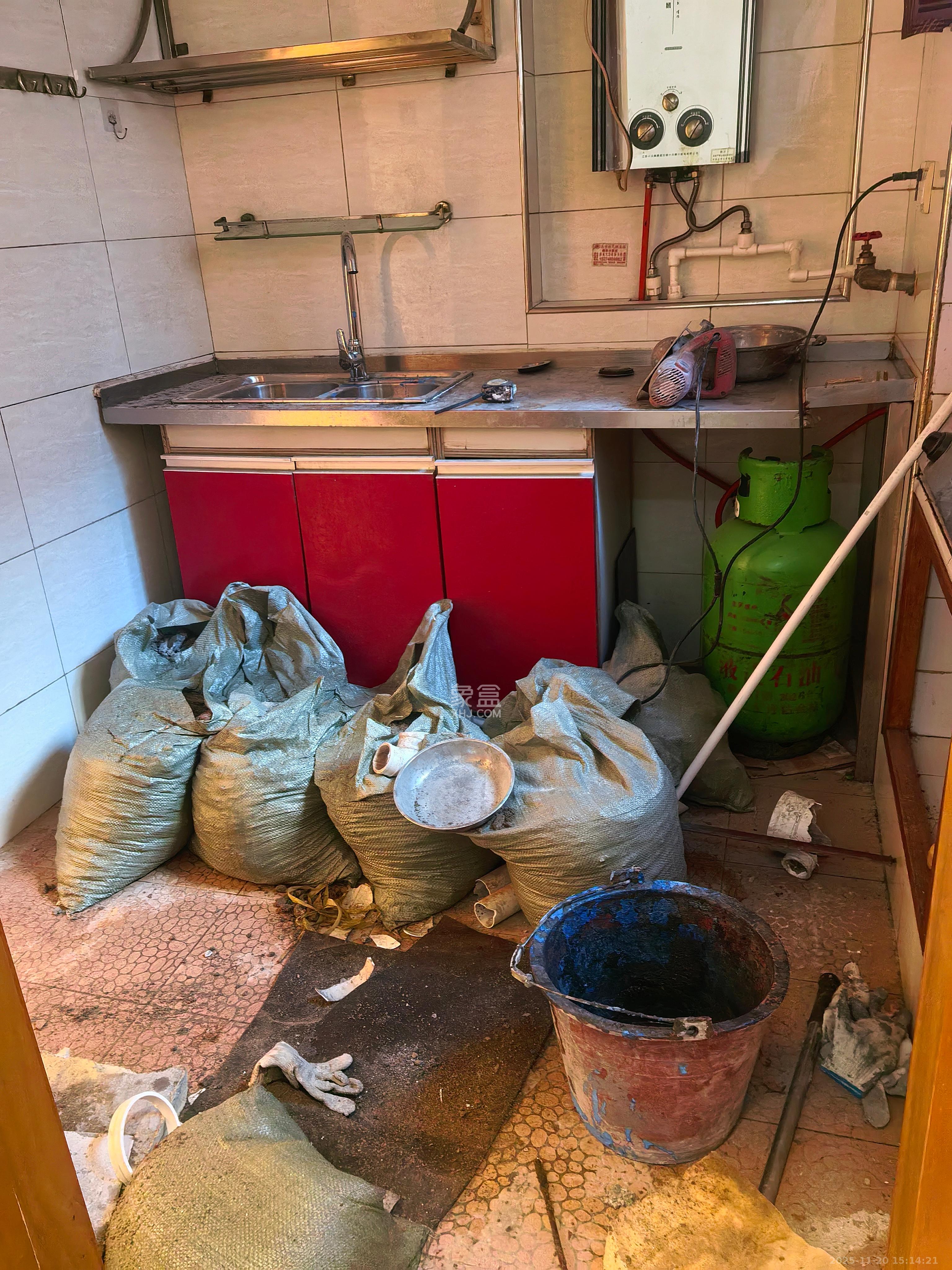 营山巷28号(营山巷小区) 1室1厅1卫 1100.0元/月 营山巷28号(营山巷小区) 1室1厅1卫 1100.0元/月室内图