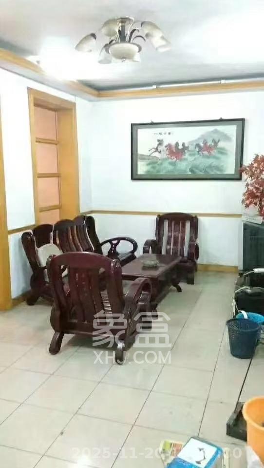 海利宿舍 3室2厅1卫 2500.0元/月 海利宿舍 3室2厅1卫 2500.0元/月室内图