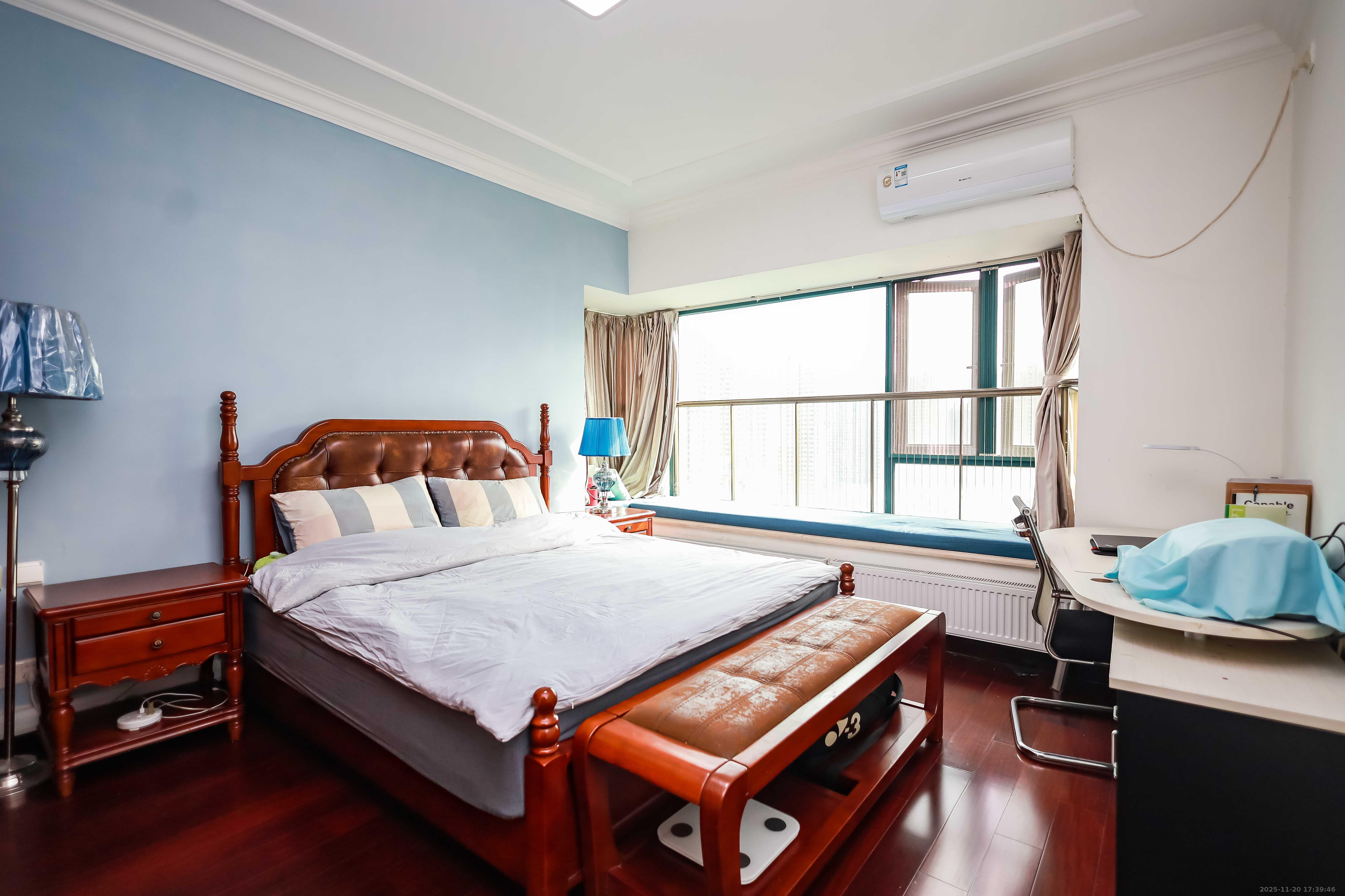 恒大华府 4室2厅1卫 218.0万 恒大华府 4室2厅1卫 218.0万卧室