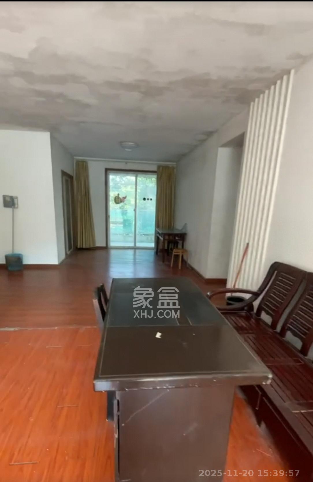 湘麓国际 3室2厅2卫 2100.0元/月 湘麓国际 3室2厅2卫 2100.0元/月室内图