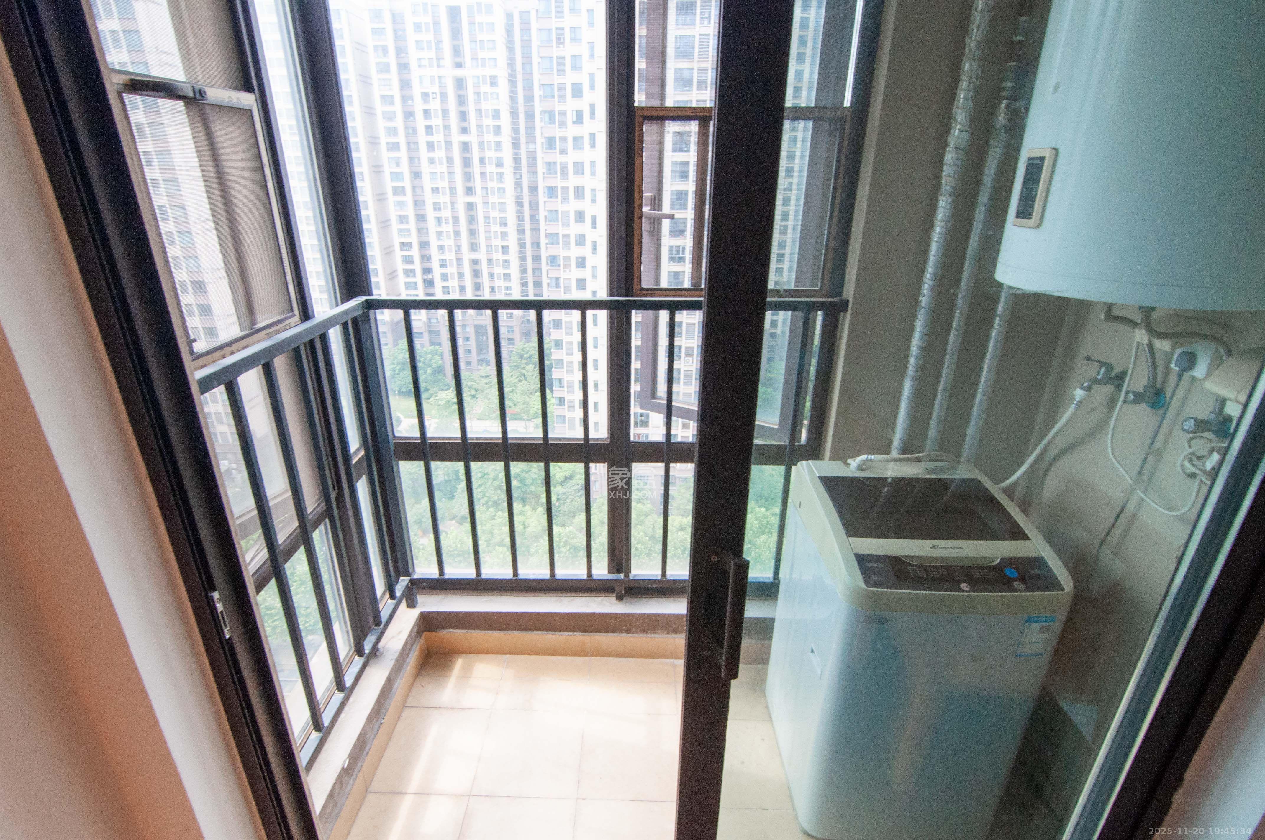 万科里梅溪郡  4室2厅2卫    3500.0元/月室内图