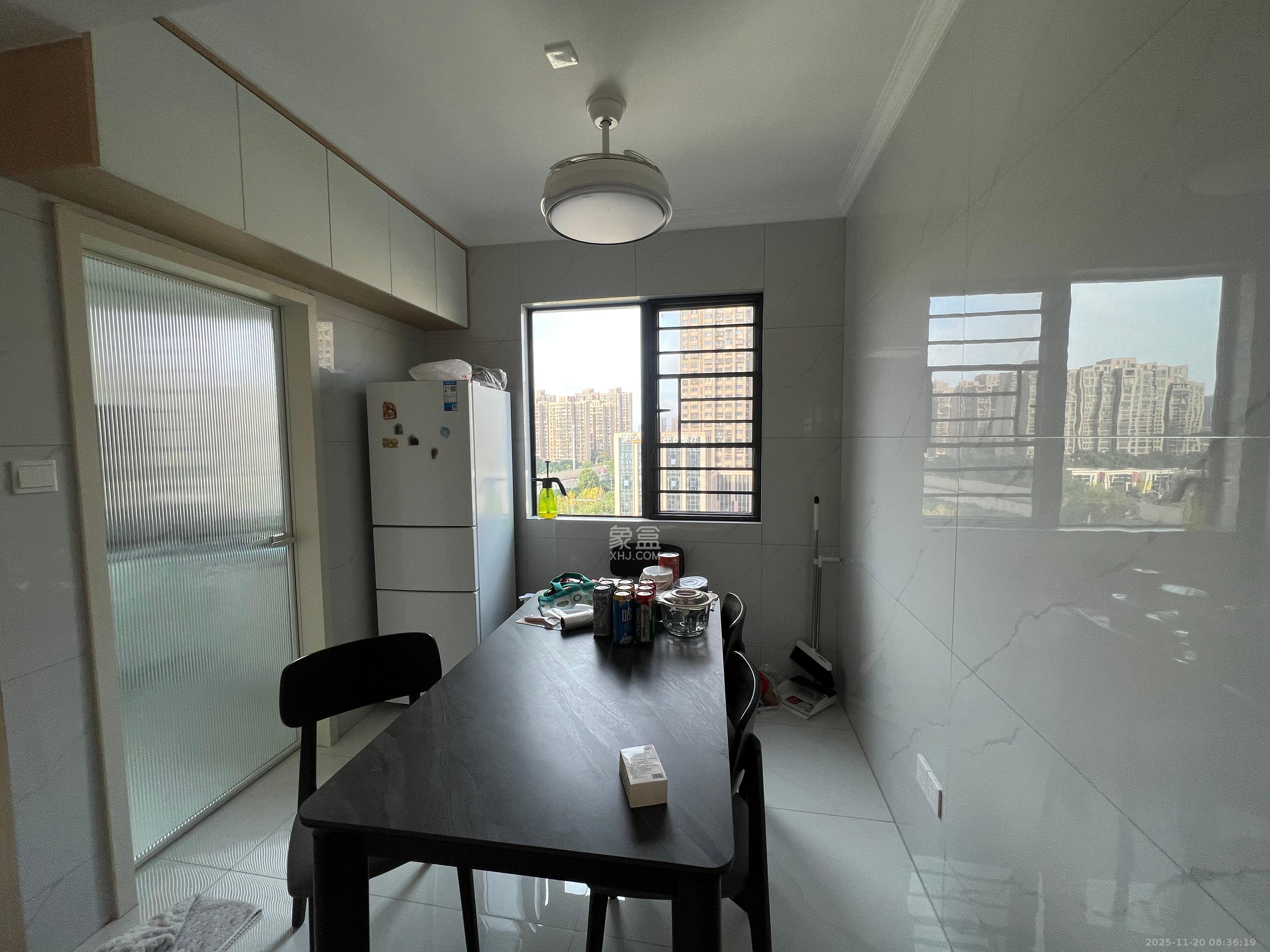 旭日嘉苑 2室2厅1卫 2350.0元/月 旭日嘉苑 2室2厅1卫 2350.0元/月室内图