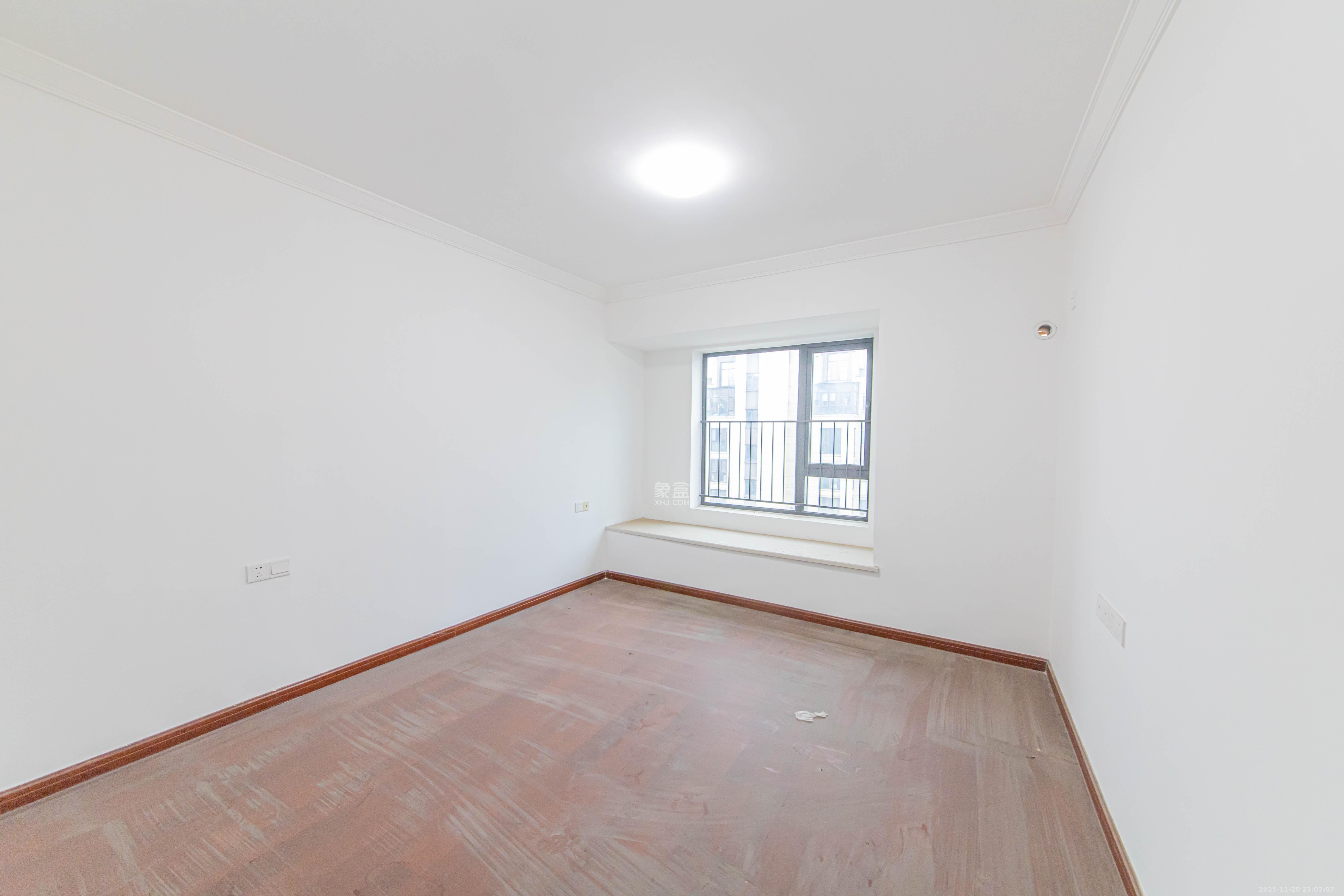 中海新城熙岸(中信新城五期) 3室2厅2卫 102.8万 中海新城熙岸(中信新城五期) 3室2厅2卫 102.8万卧室