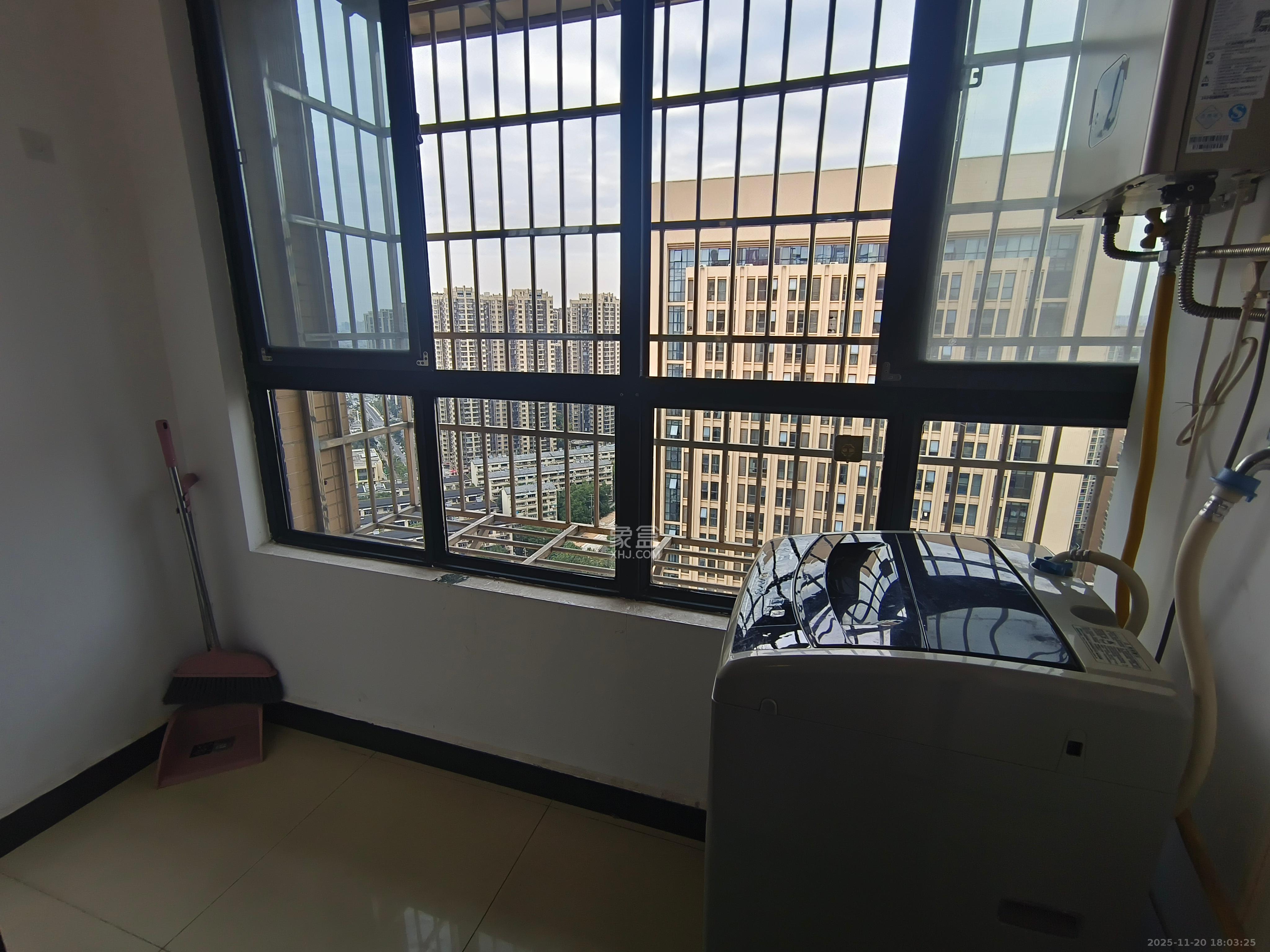 圭塘三小区 1室1厅1卫 1600.0元/月 圭塘三小区 1室1厅1卫 1600.0元/月室内图