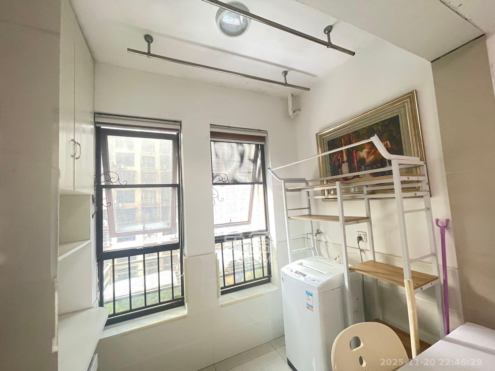 奥林匹克花园贡院三期 1室1厅1卫 1600.0元/月 奥林匹克花园贡院三期 1室1厅1卫 1600.0元/月室内图