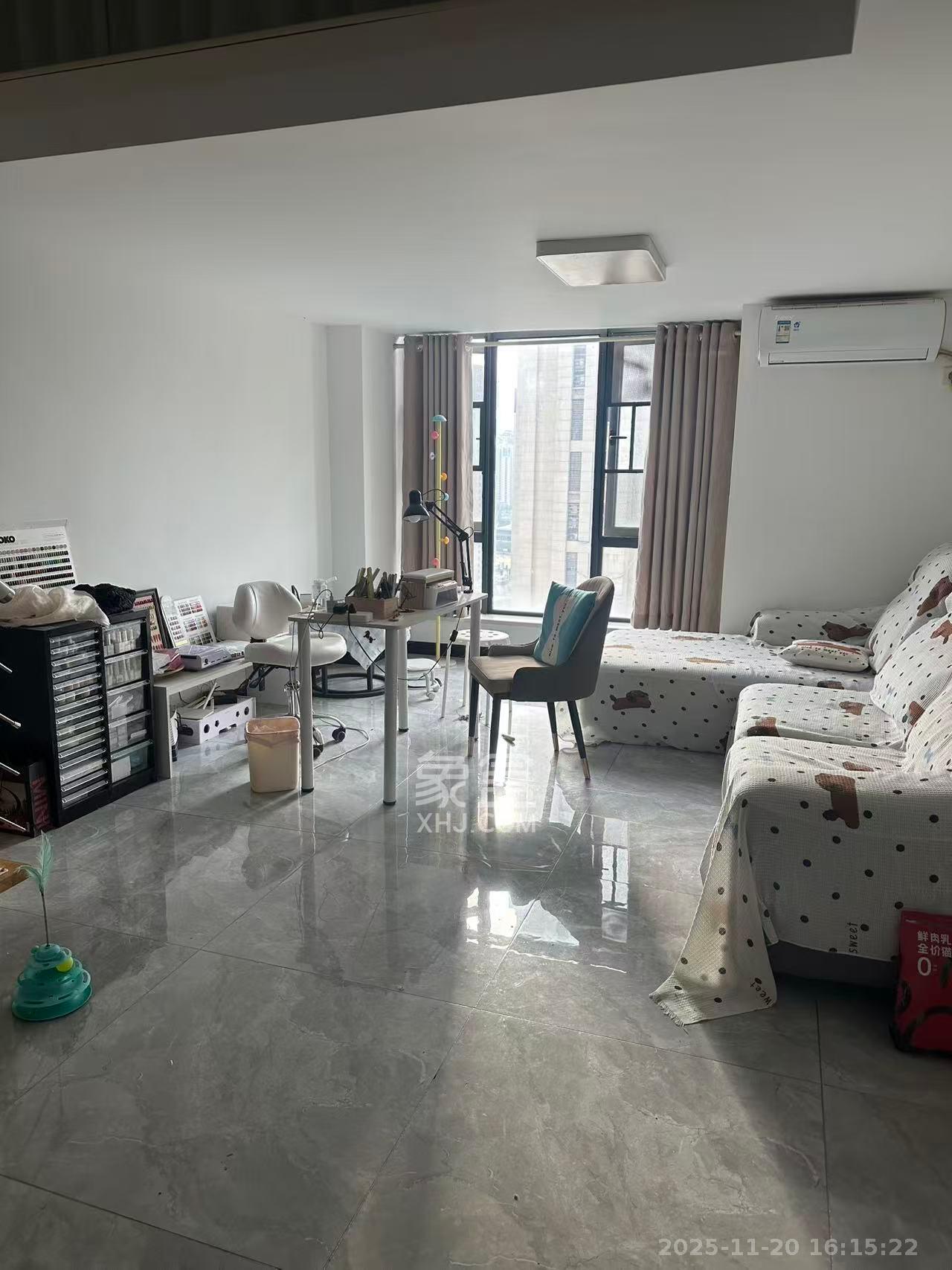 嘉宇银杉（嘉宇西苑）  2室1厅1卫    1700.0元/月