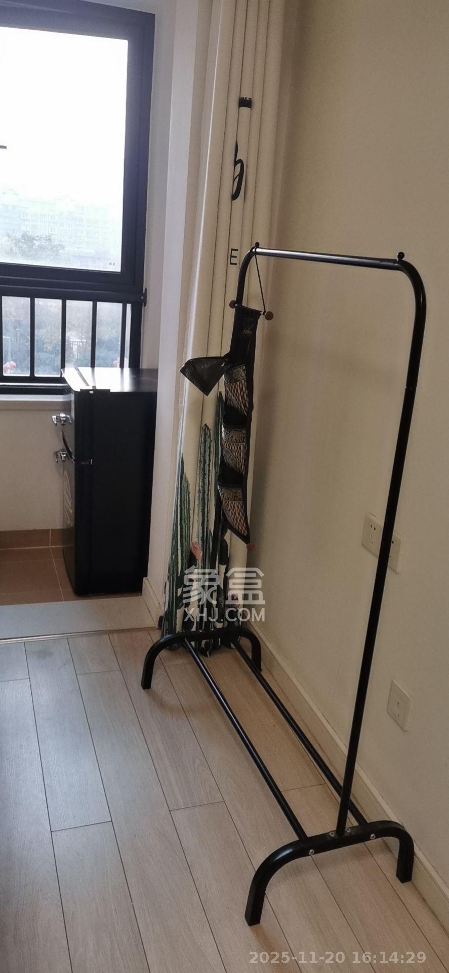 万科金域缇香  1室1厅1卫    1400.0元/月