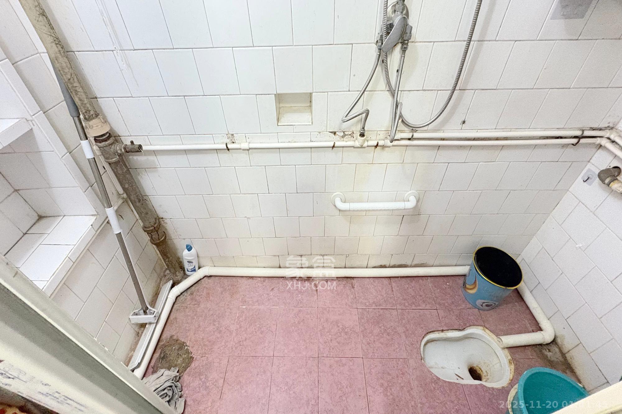 桐荫里社区  2室2厅1卫    50.0万卫生间