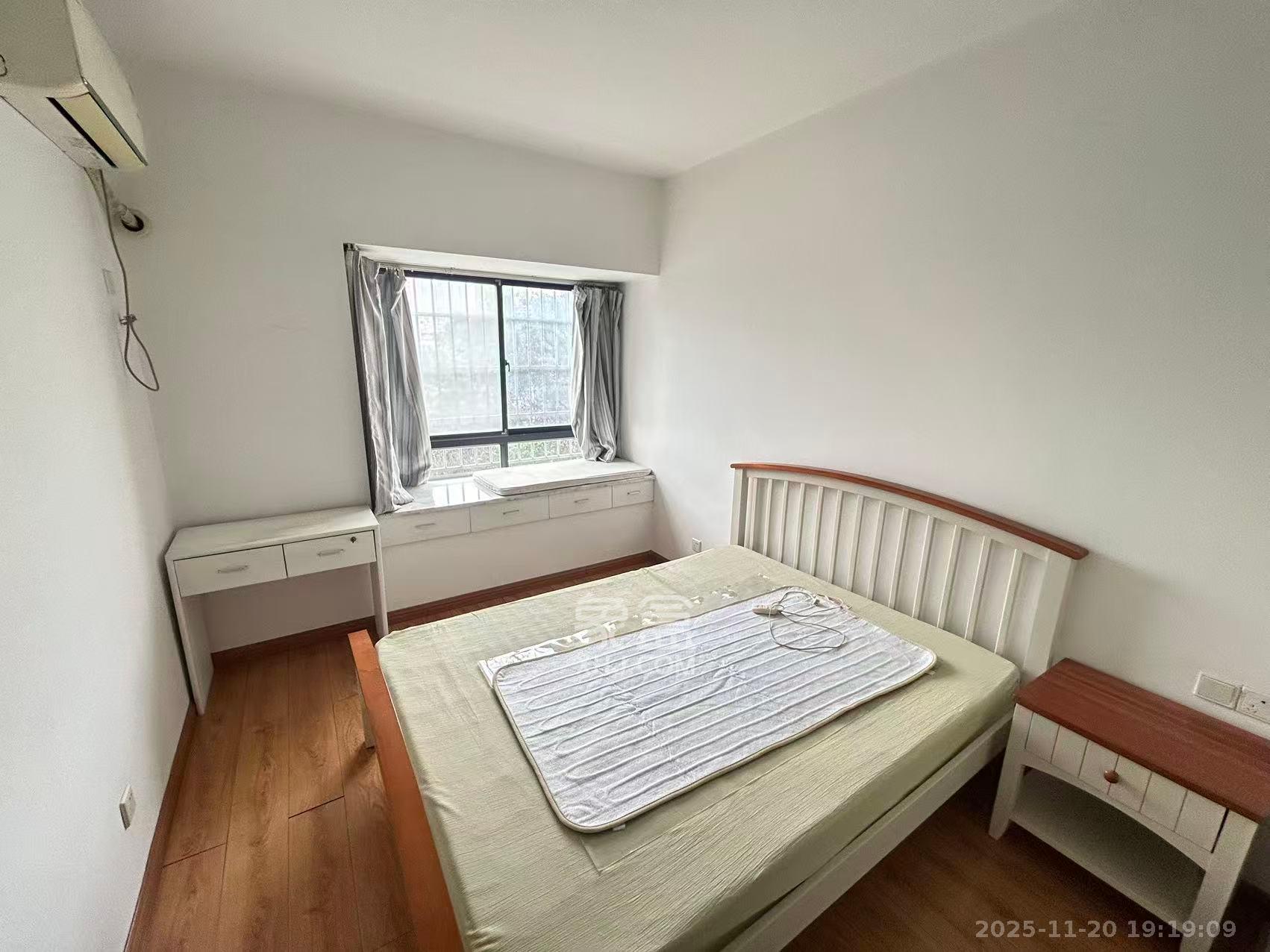 湘水一城(一期) 4室2厅2卫 2200.0元/月 湘水一城(一期) 4室2厅2卫 2200.0元/月室内图