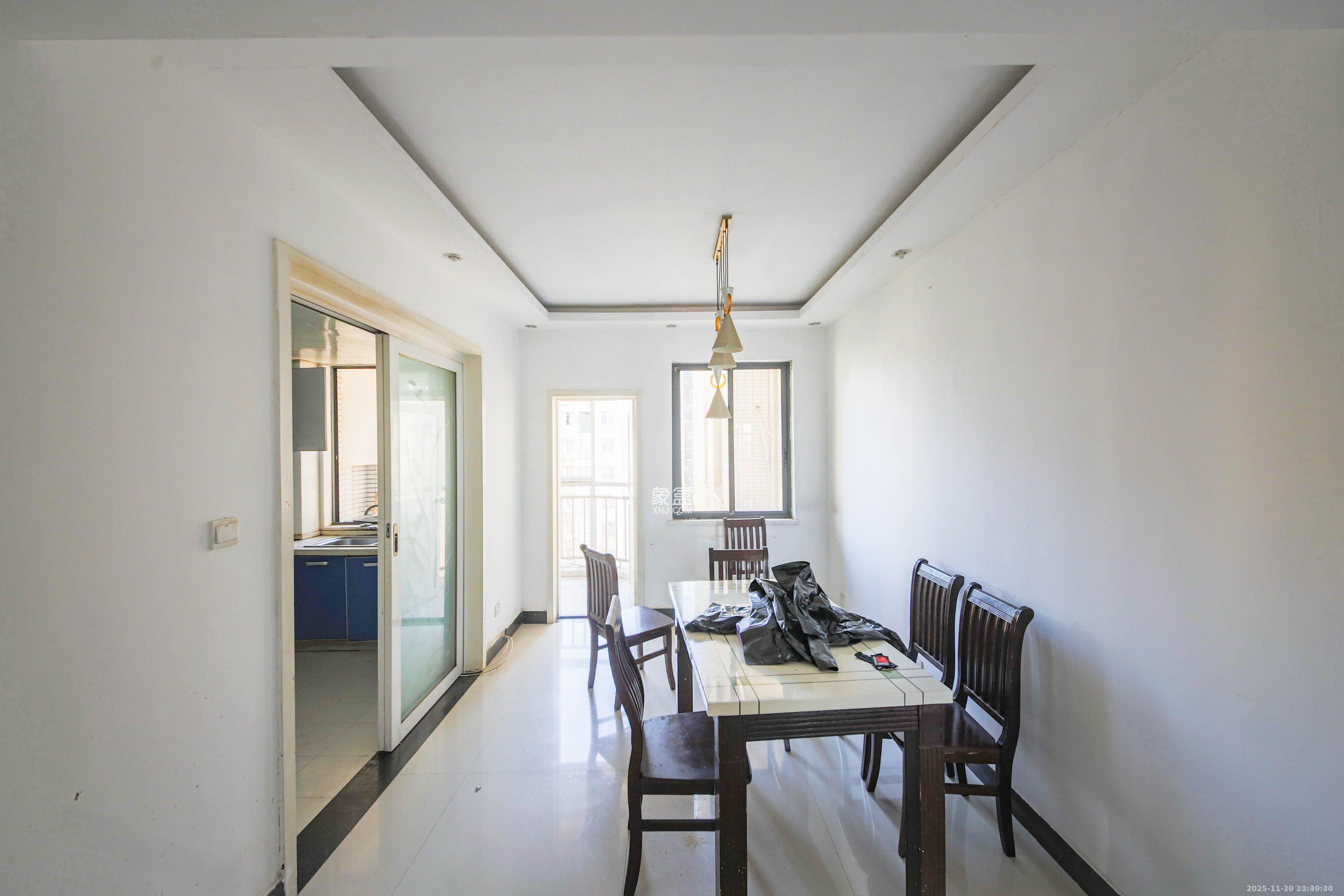 满庭芳小区 3室2厅2卫 3000.0元/月 满庭芳小区 3室2厅2卫 3000.0元/月室内图