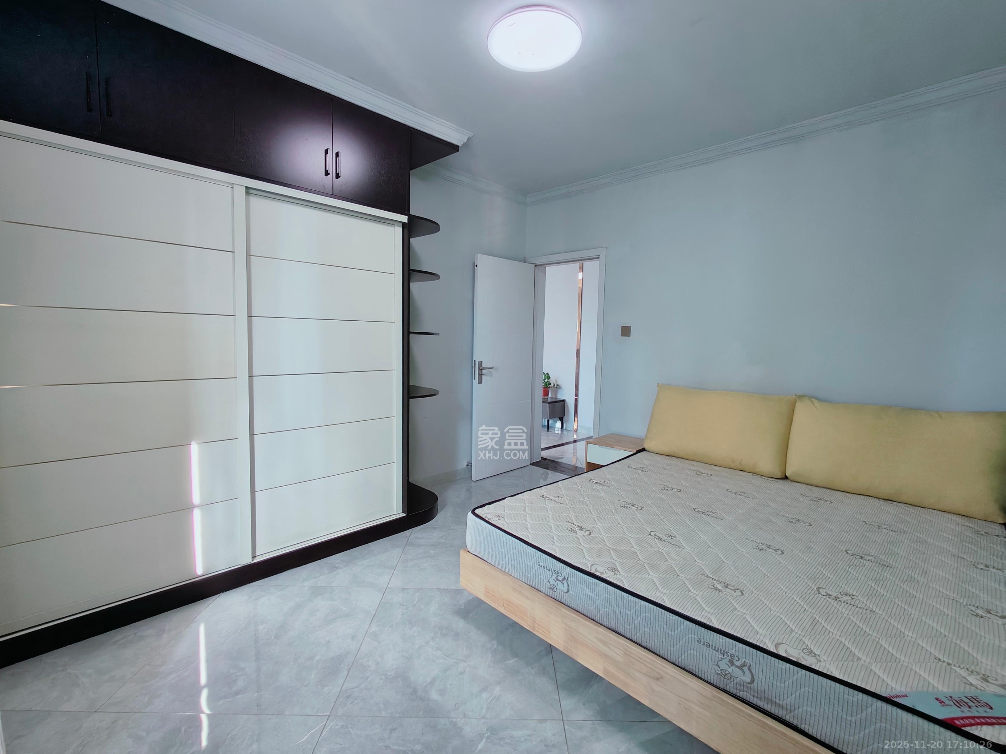 天凯东苑  2室2厅1卫    2200.0元/月室内图