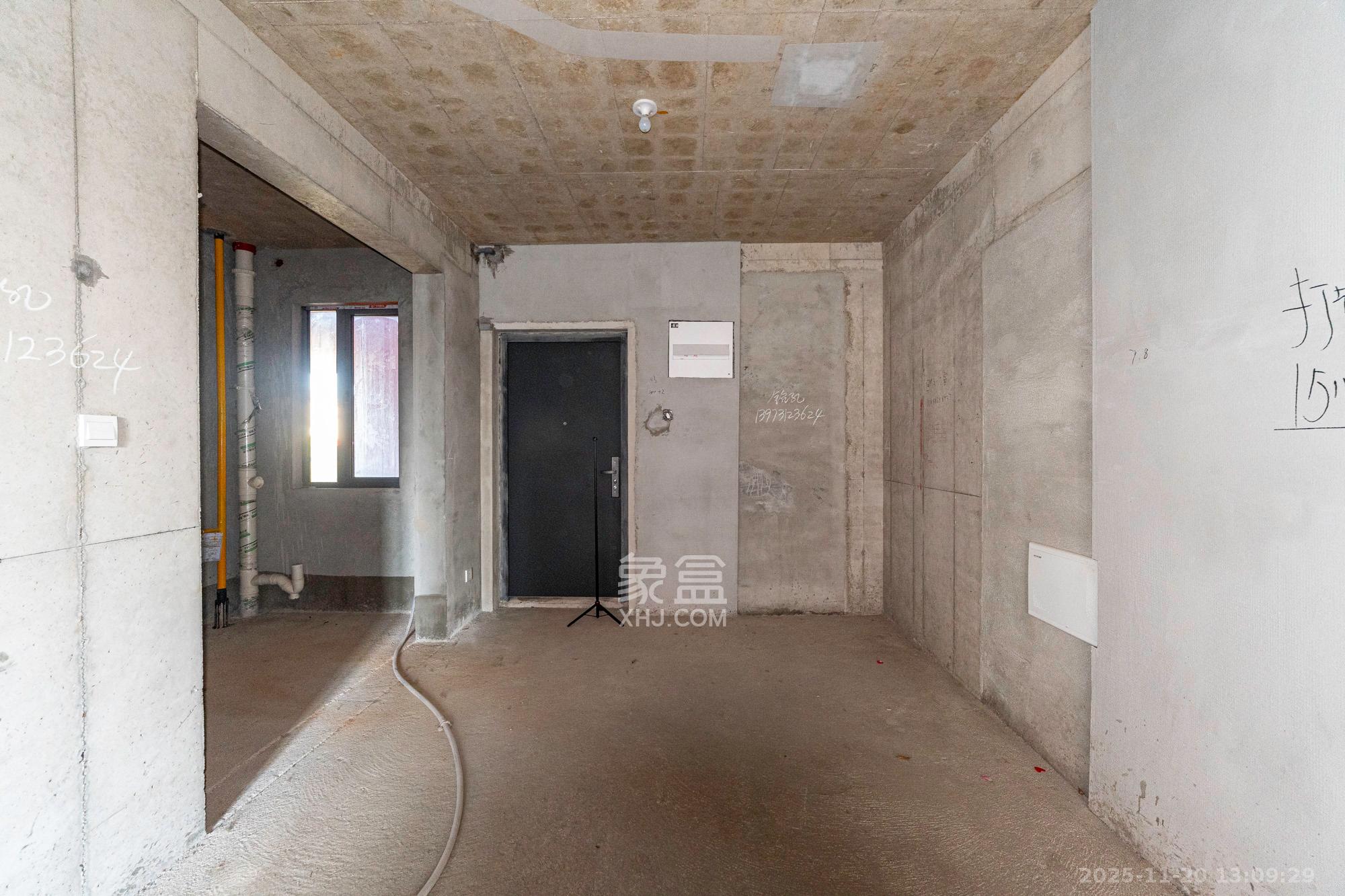 金色溪泉湾 3室2厅1卫 115.0万 金色溪泉湾 3室2厅1卫 115.0万客厅