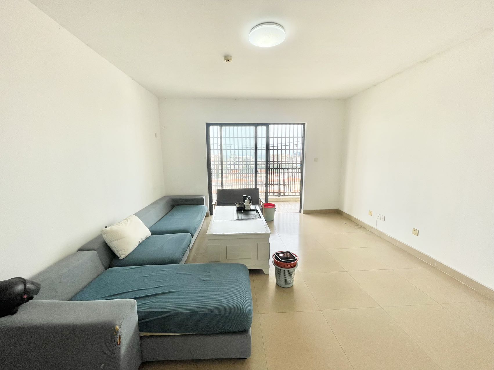 荣锦花园  3室2厅2卫    2500.0元/月