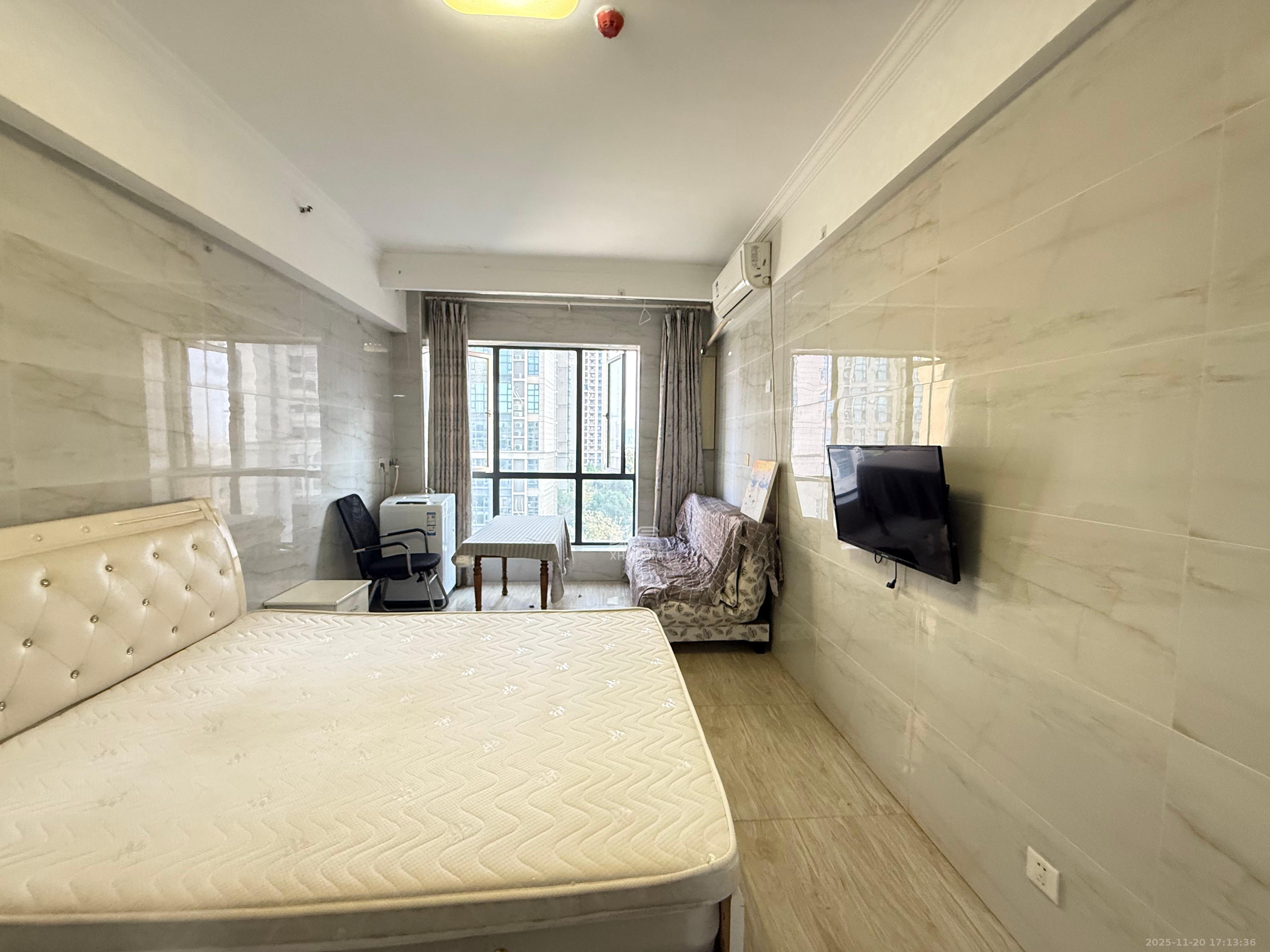 世纪云中心 1室1厅1卫 1380.0元/月 世纪云中心 1室1厅1卫 1380.0元/月室内图