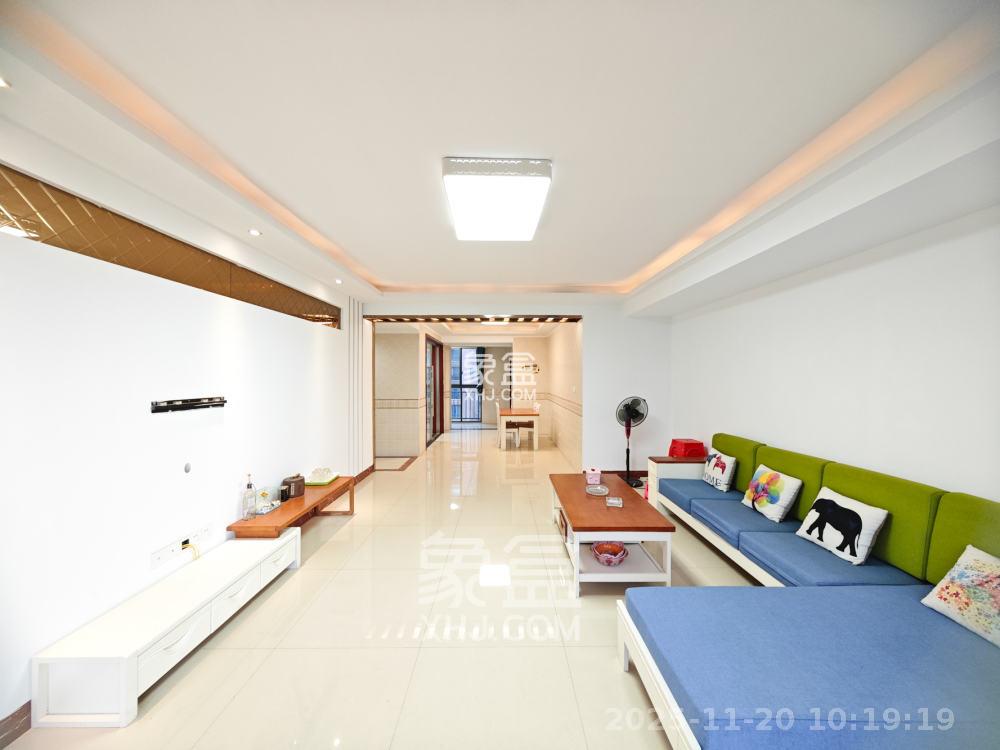 翡翠云天  4室2厅2卫    2500.0元/月室内图