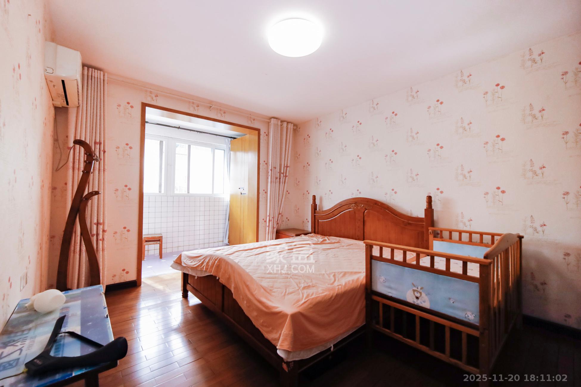 德馨园  3室2厅2卫    59.8万卧室