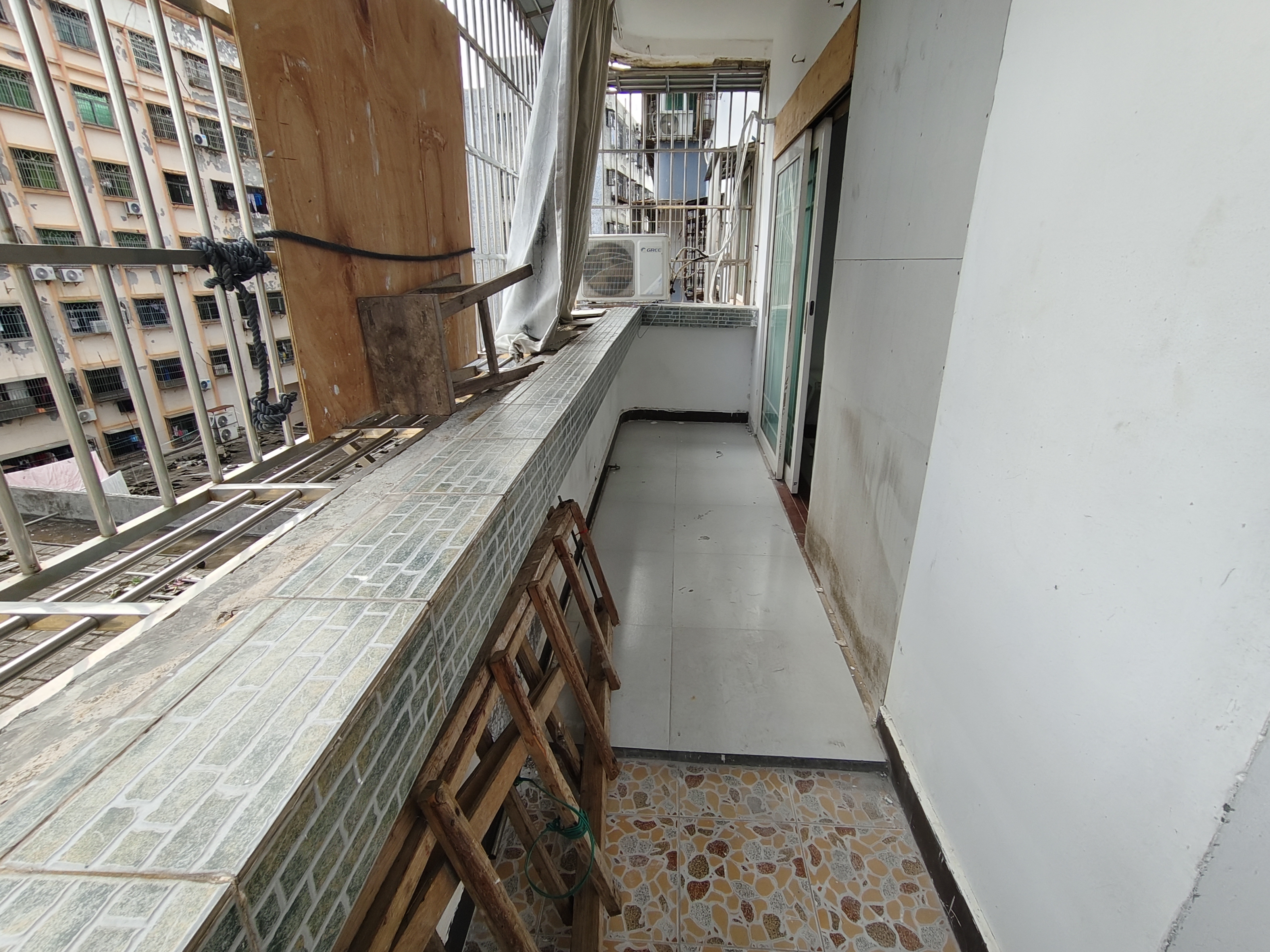 琼山华侨大厦 2室1厅1卫 1900.0元/月 琼山华侨大厦 2室1厅1卫 1900.0元/月室内图