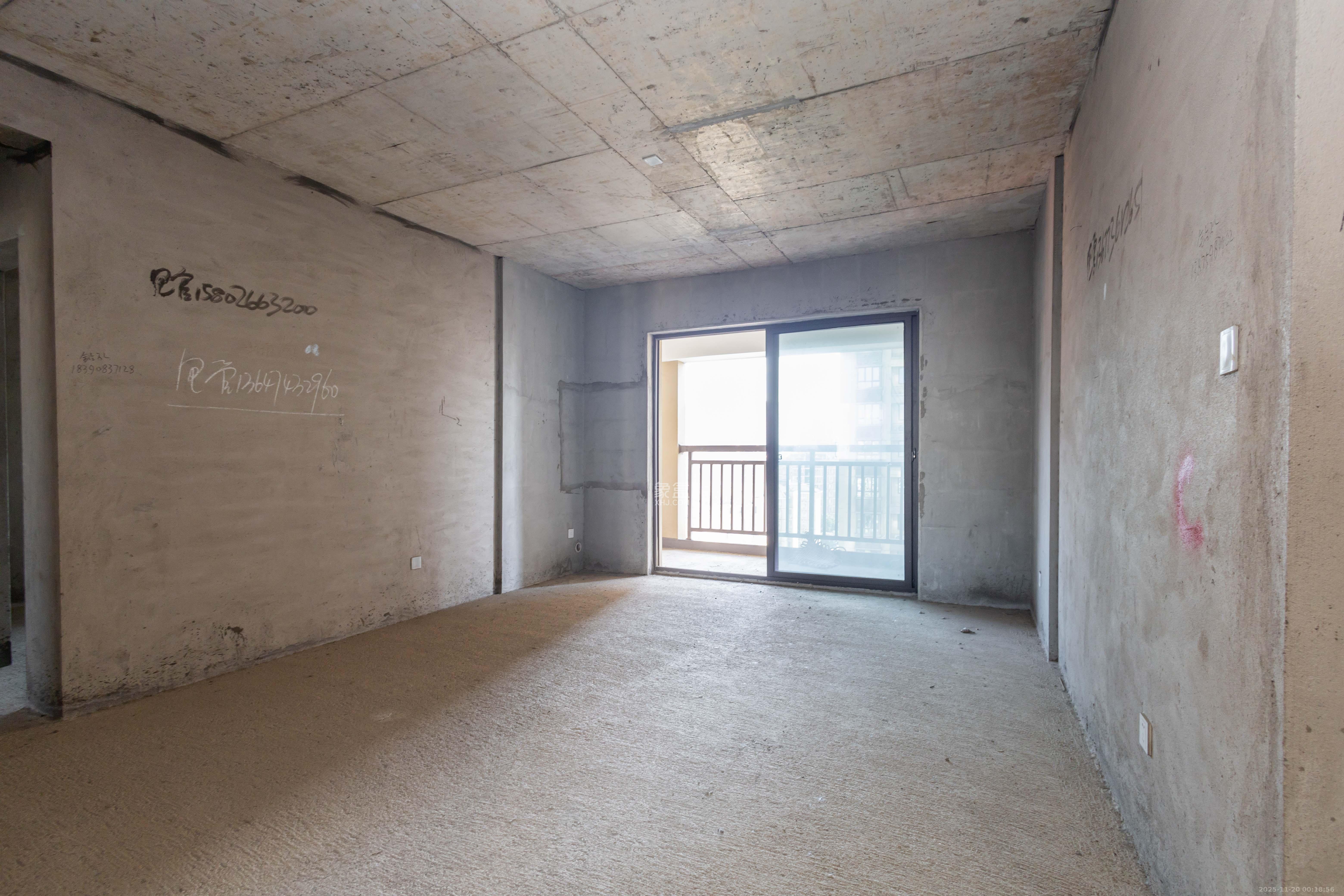 广悦星苑润园 4室2厅2卫 86.8万 广悦星苑润园 4室2厅2卫 86.8万客厅