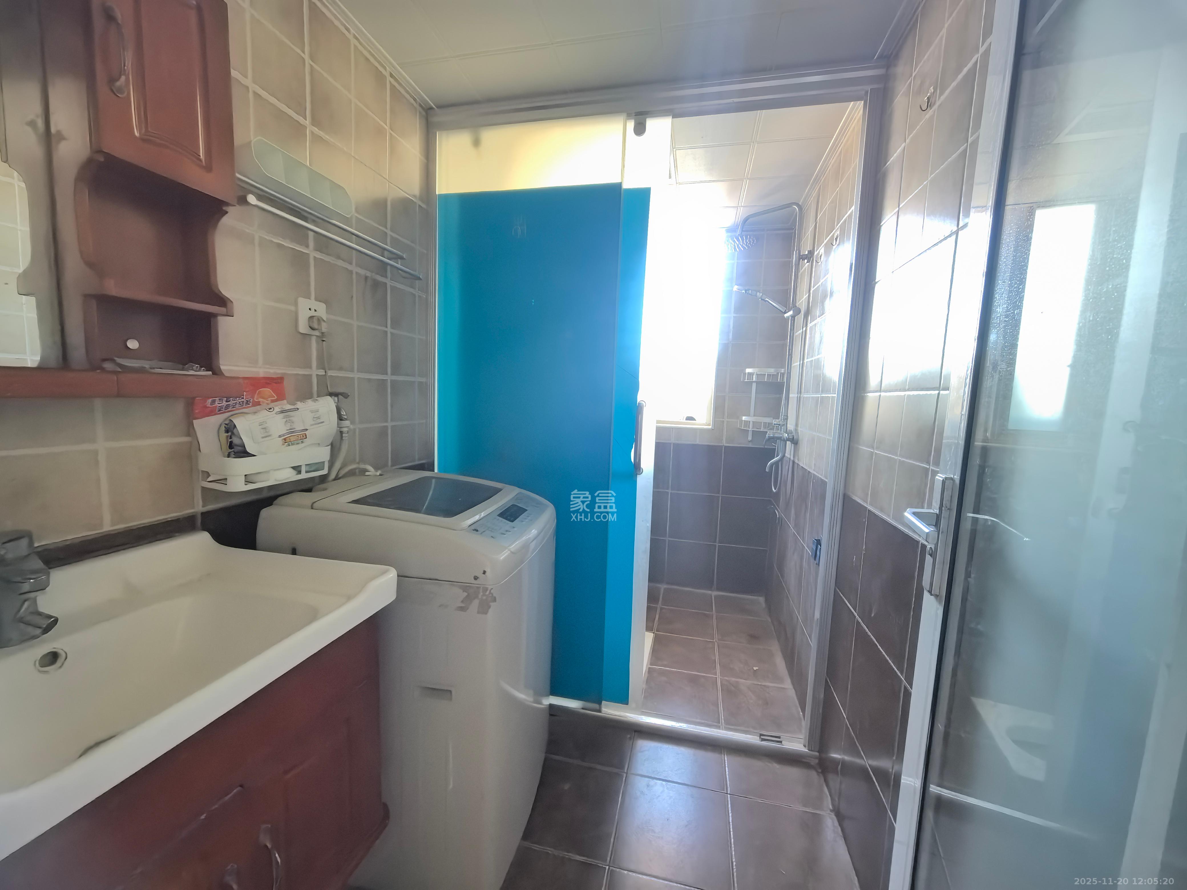 谷山乐园三期 3室2厅1卫 2000.0元/月 谷山乐园三期 3室2厅1卫 2000.0元/月室内图