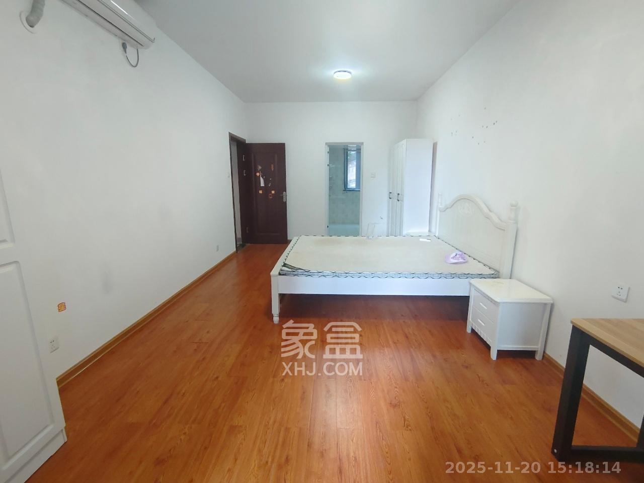 蓝光雍锦阁  3室2厅2卫    2600.0元/月室内图