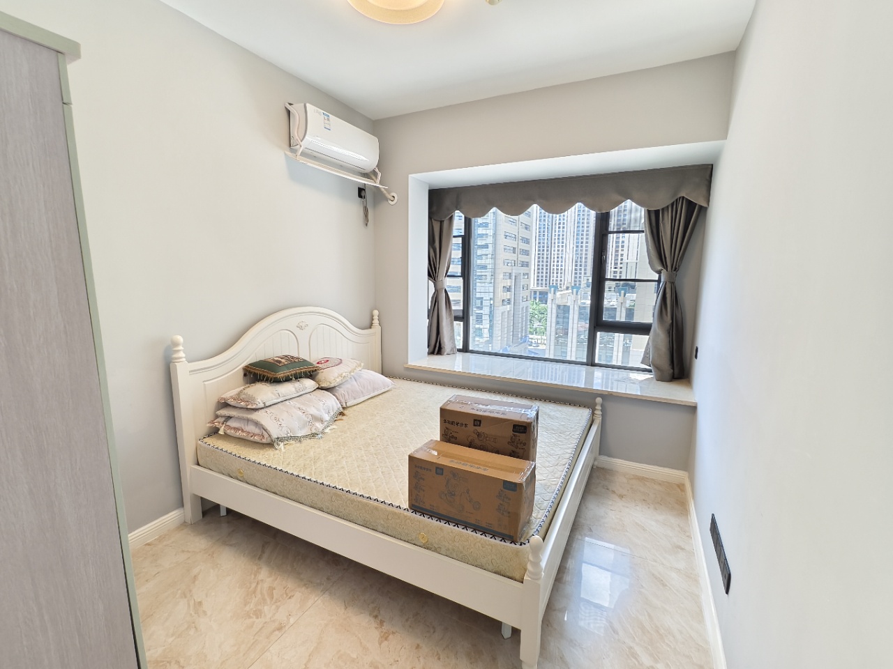 海航豪庭北苑  3室2厅2卫    5000.0元/月室内图