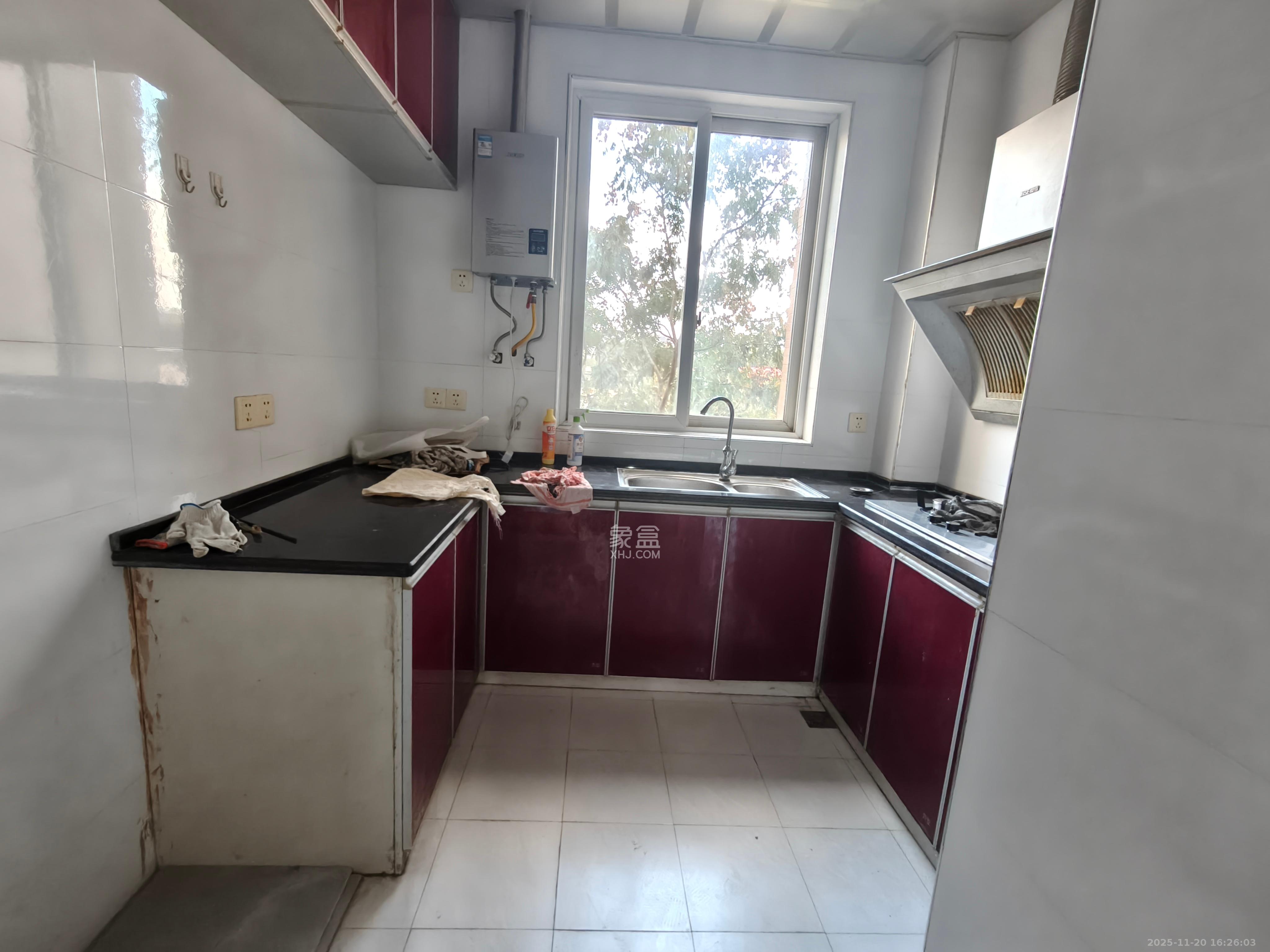 星城福邸（雄天朗郡）  3室2厅2卫    2500.0元/月室内图