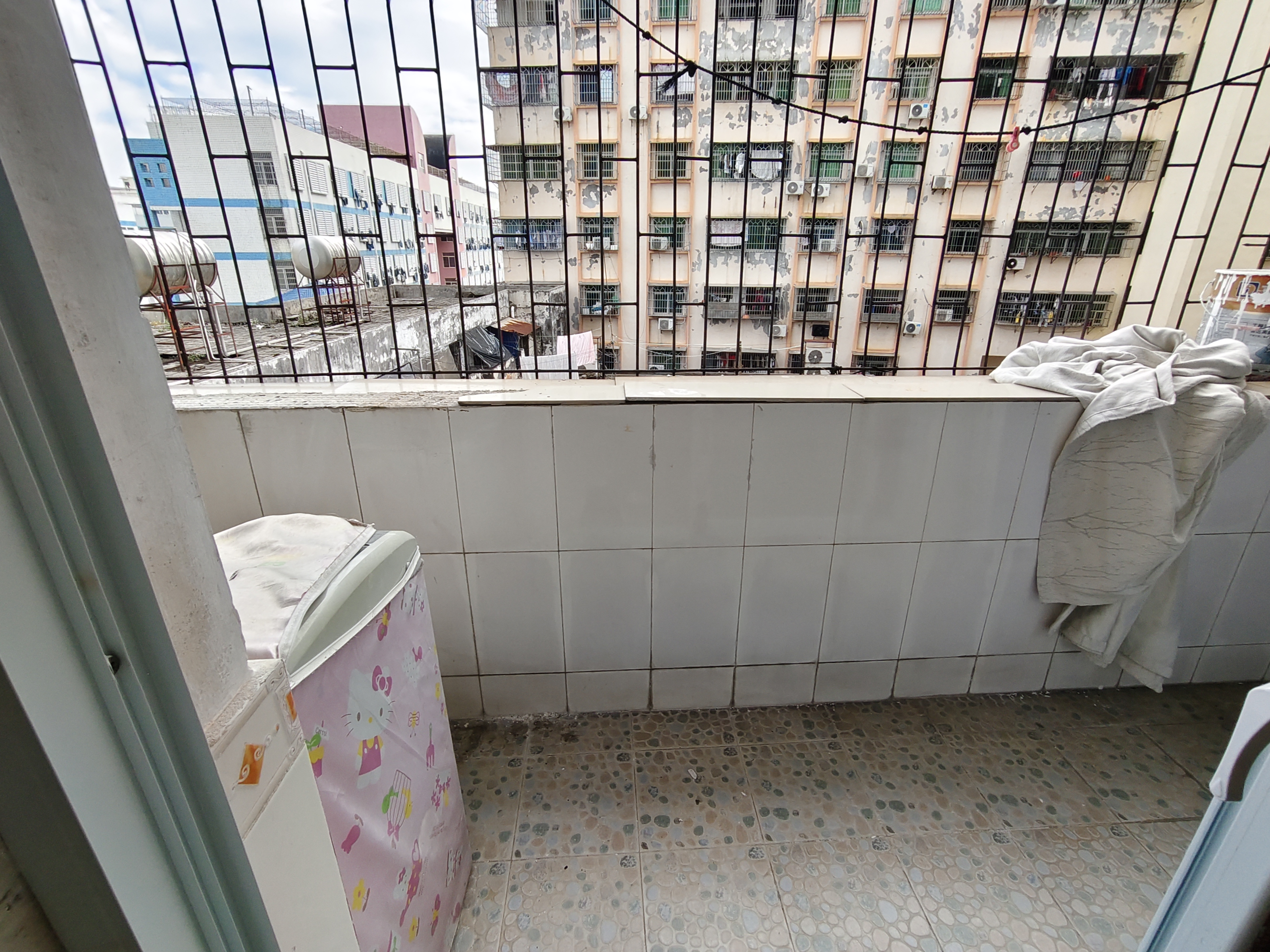 琼山华侨大厦 1室1厅1卫 1500.0元/月 琼山华侨大厦 1室1厅1卫 1500.0元/月室内图