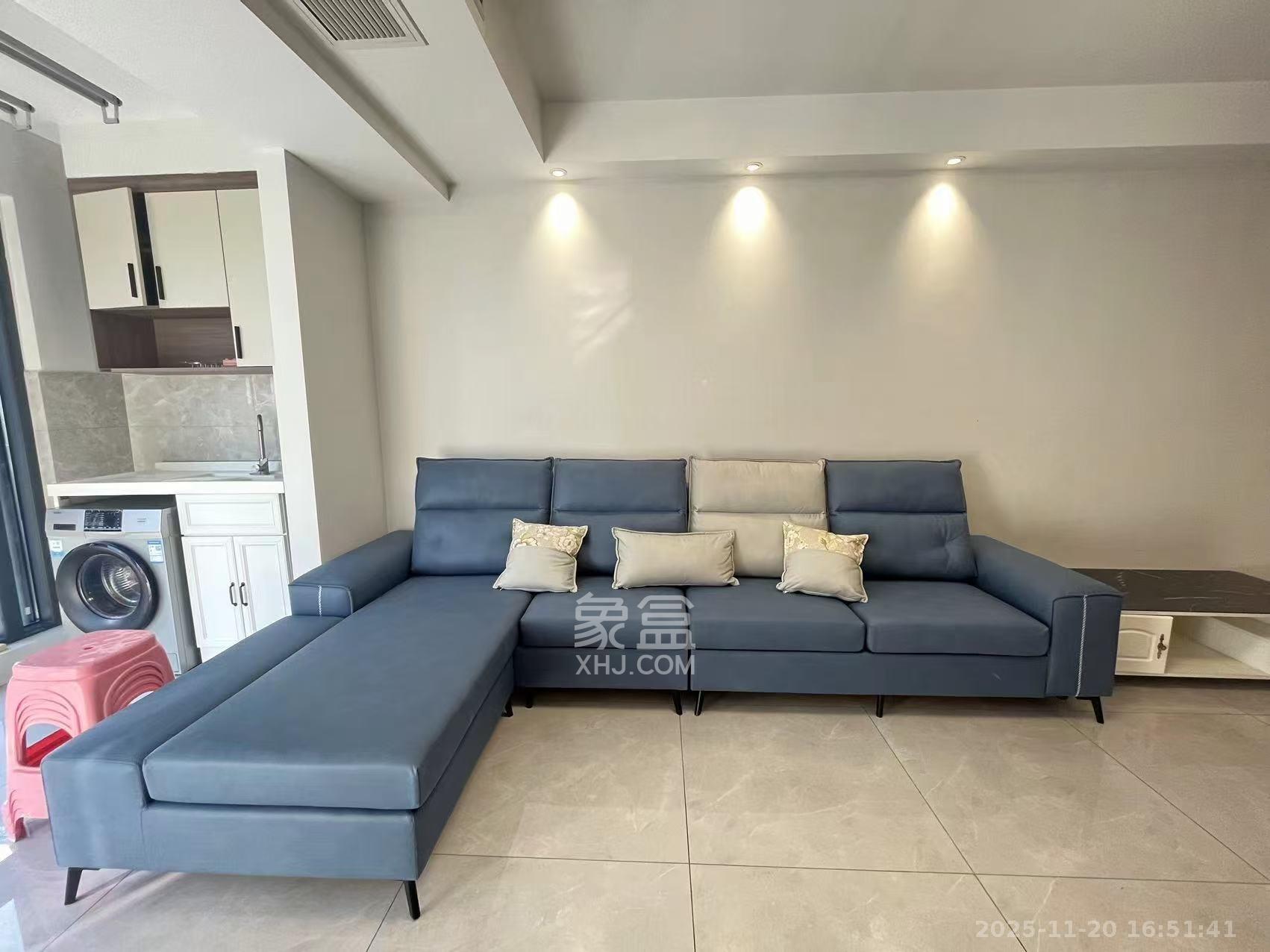 长房东旭国际  3室2厅2卫    2800.0元/月