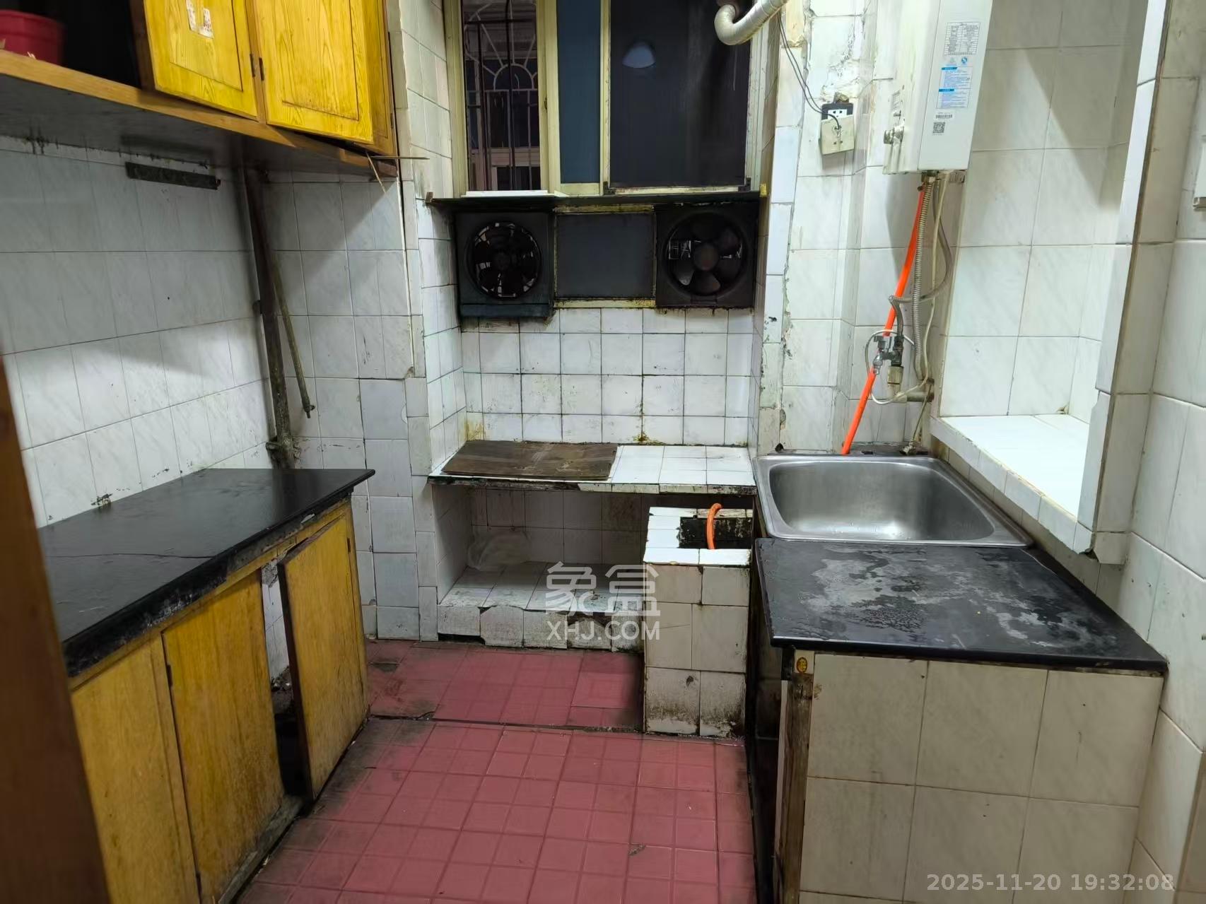 景园小区  3室2厅2卫    2200.0元/月室内图