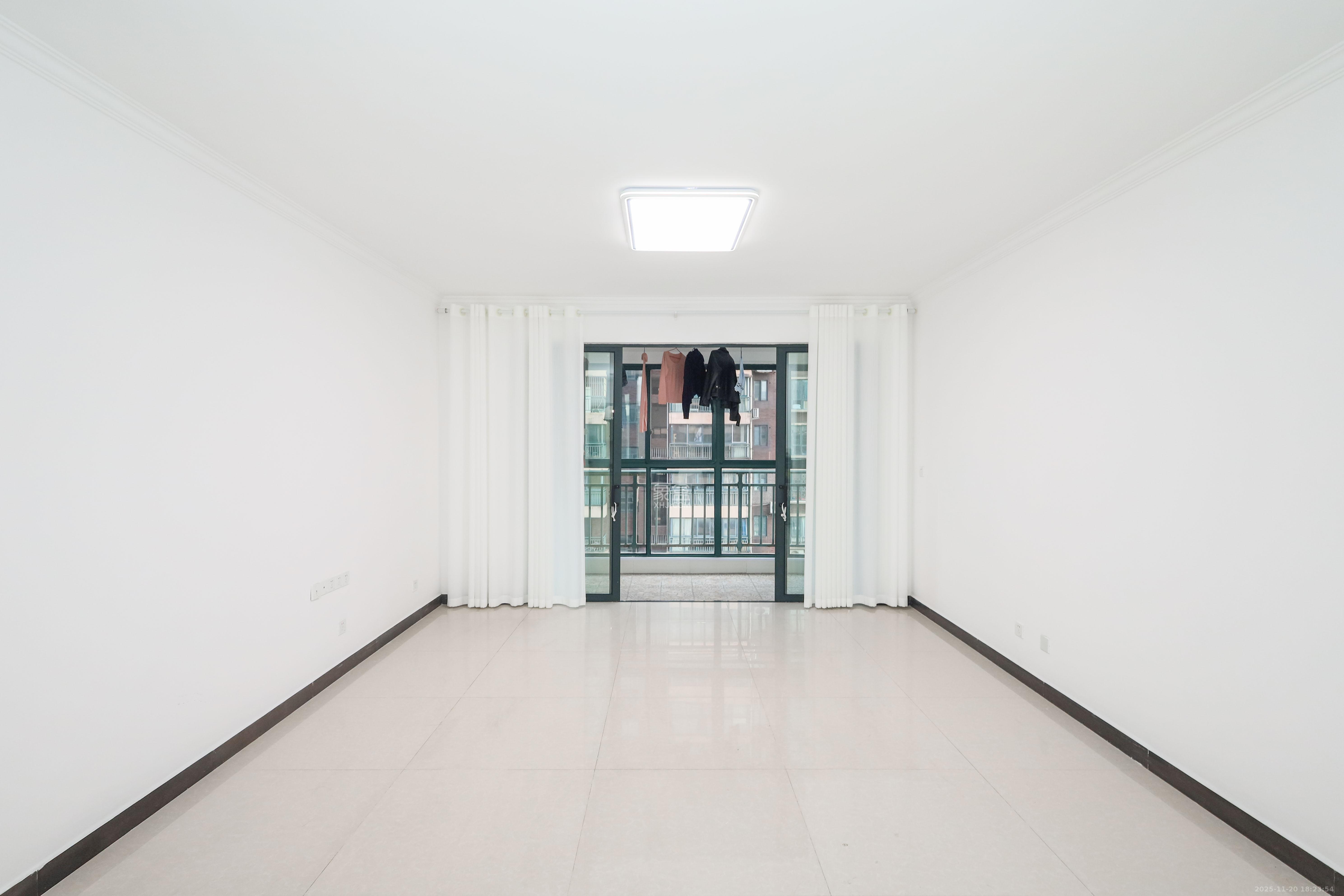 麓谷公馆（涉外国际公馆）  2室2厅1卫    68.0万