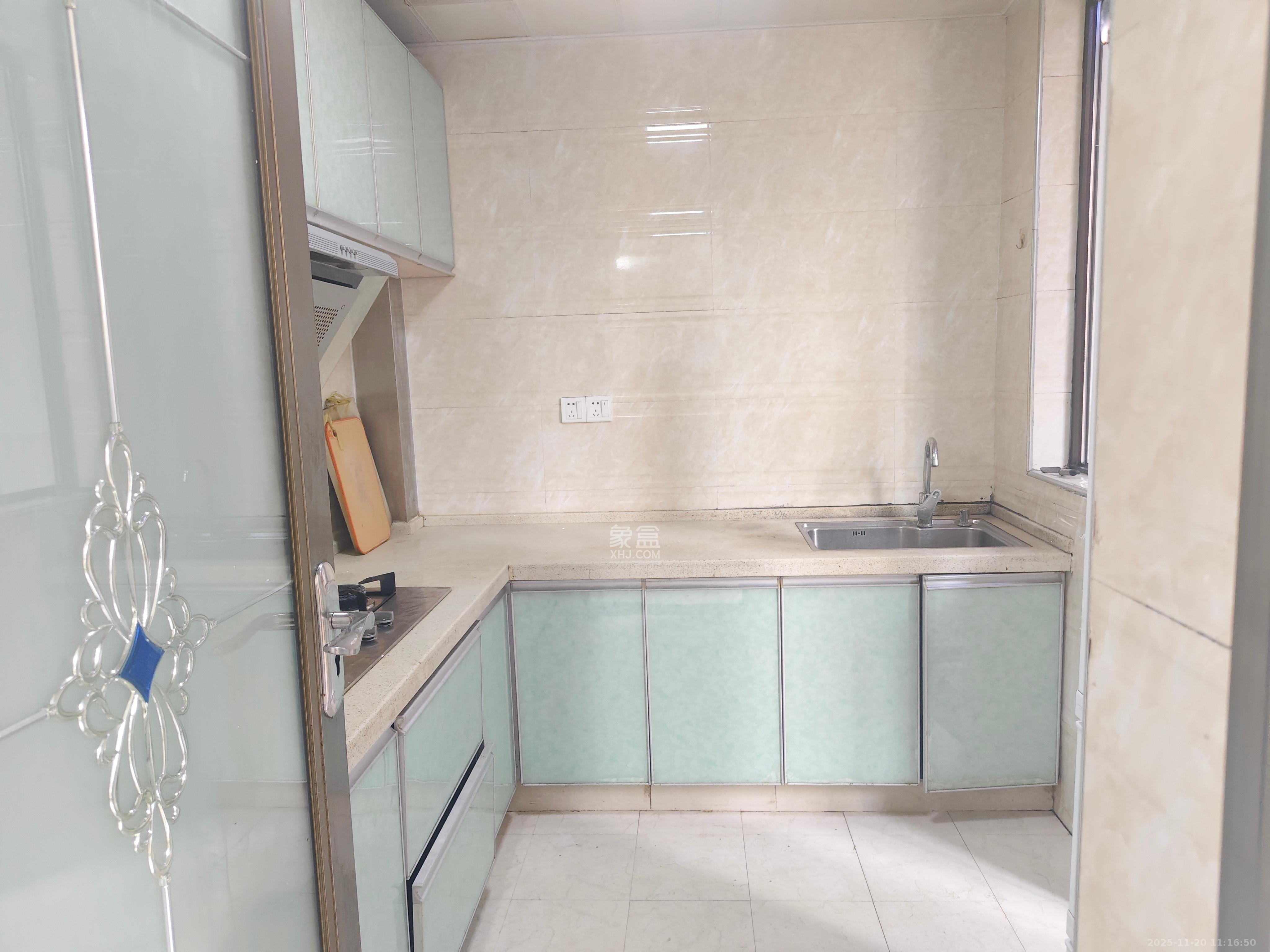 华润凤凰城三期 3室2厅2卫 2000.0元/月 华润凤凰城三期 3室2厅2卫 2000.0元/月室内图