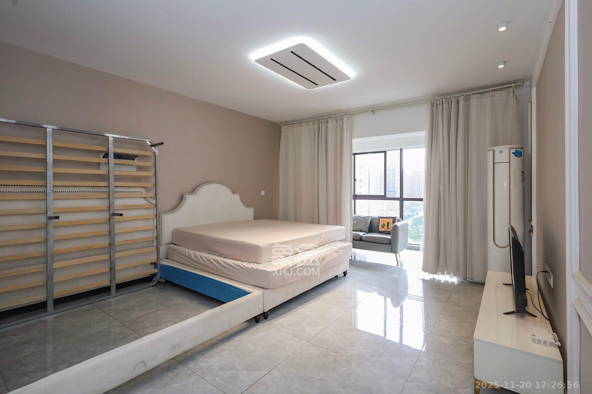 芙蓉别墅山庄（嘉湘华庭）  1室2厅2卫    3600.0元/月室内图