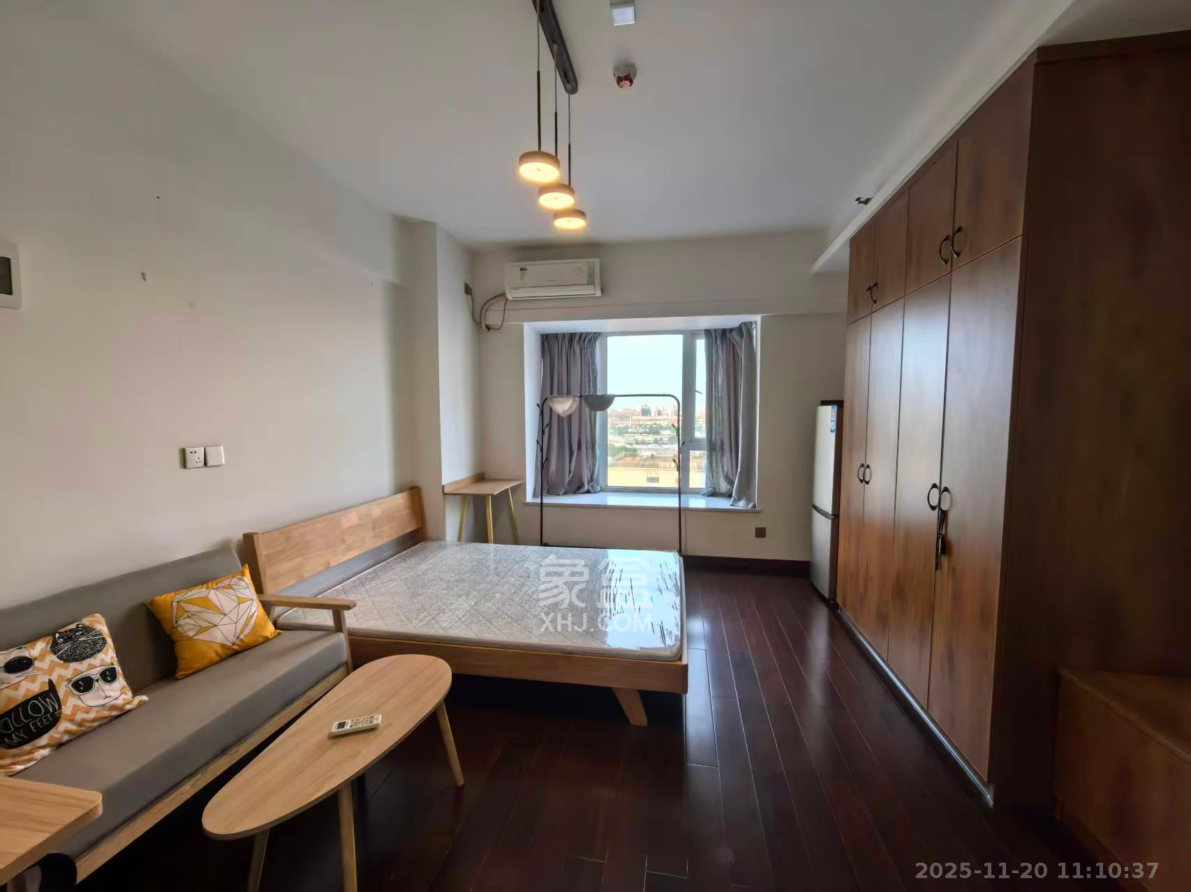 芙蓉万国城MOMA（卓越汇富苑）  1室1厅1卫    1200.0元/月