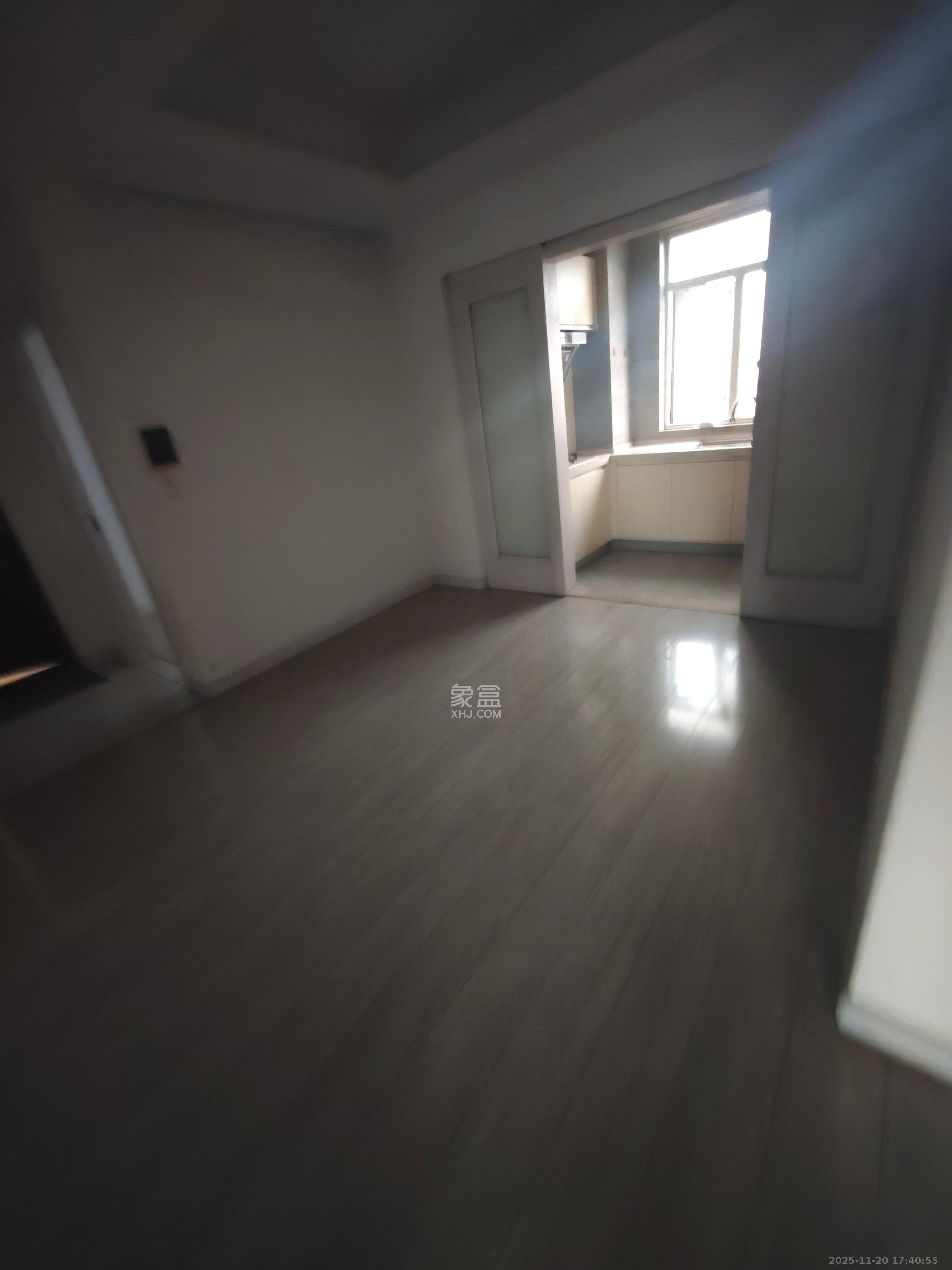 三一街区 3室2厅2卫 2000.0元/月 三一街区 3室2厅2卫 2000.0元/月室内图