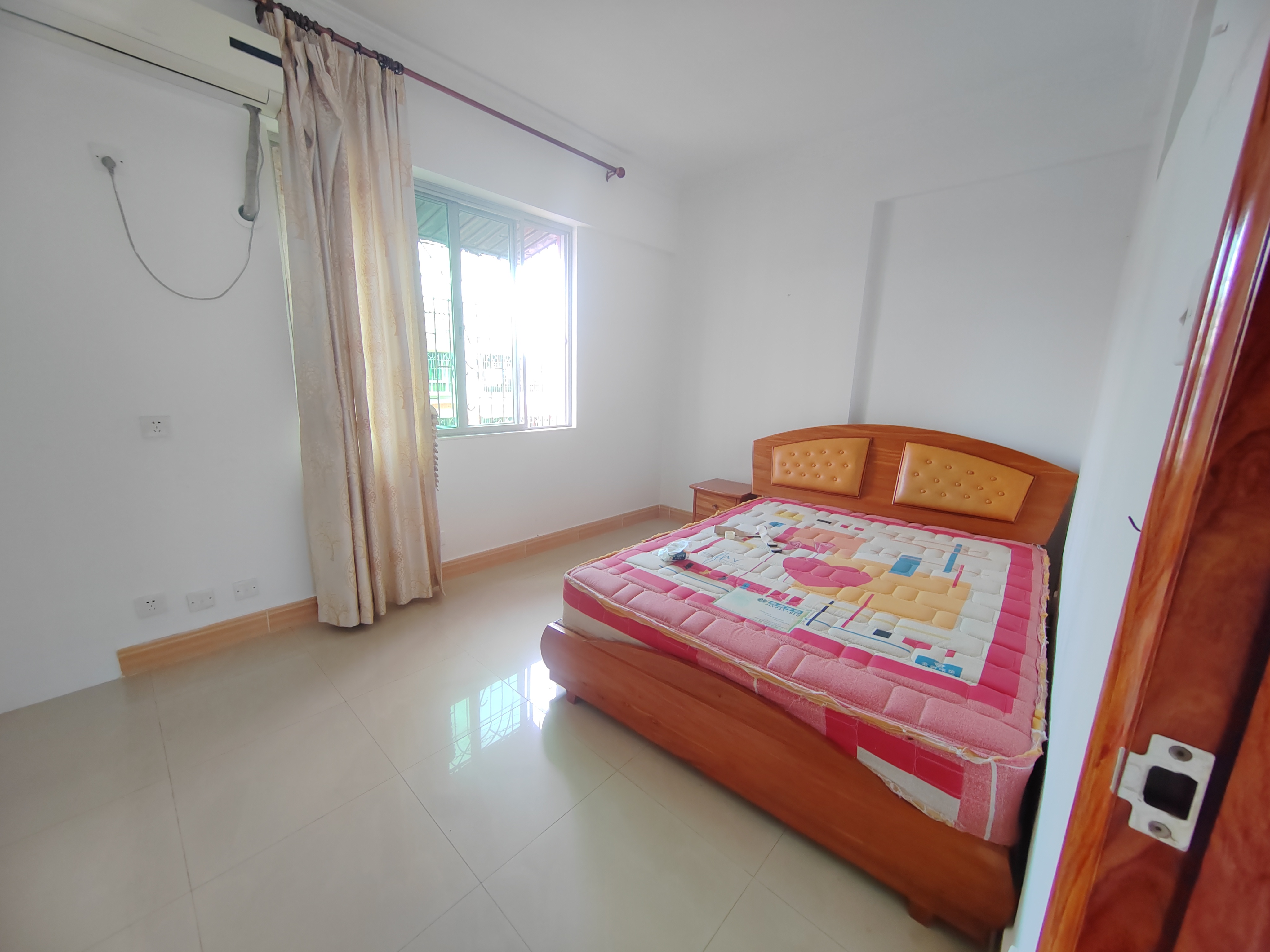 农垦东大院  3室2厅2卫    2800.0元/月室内图